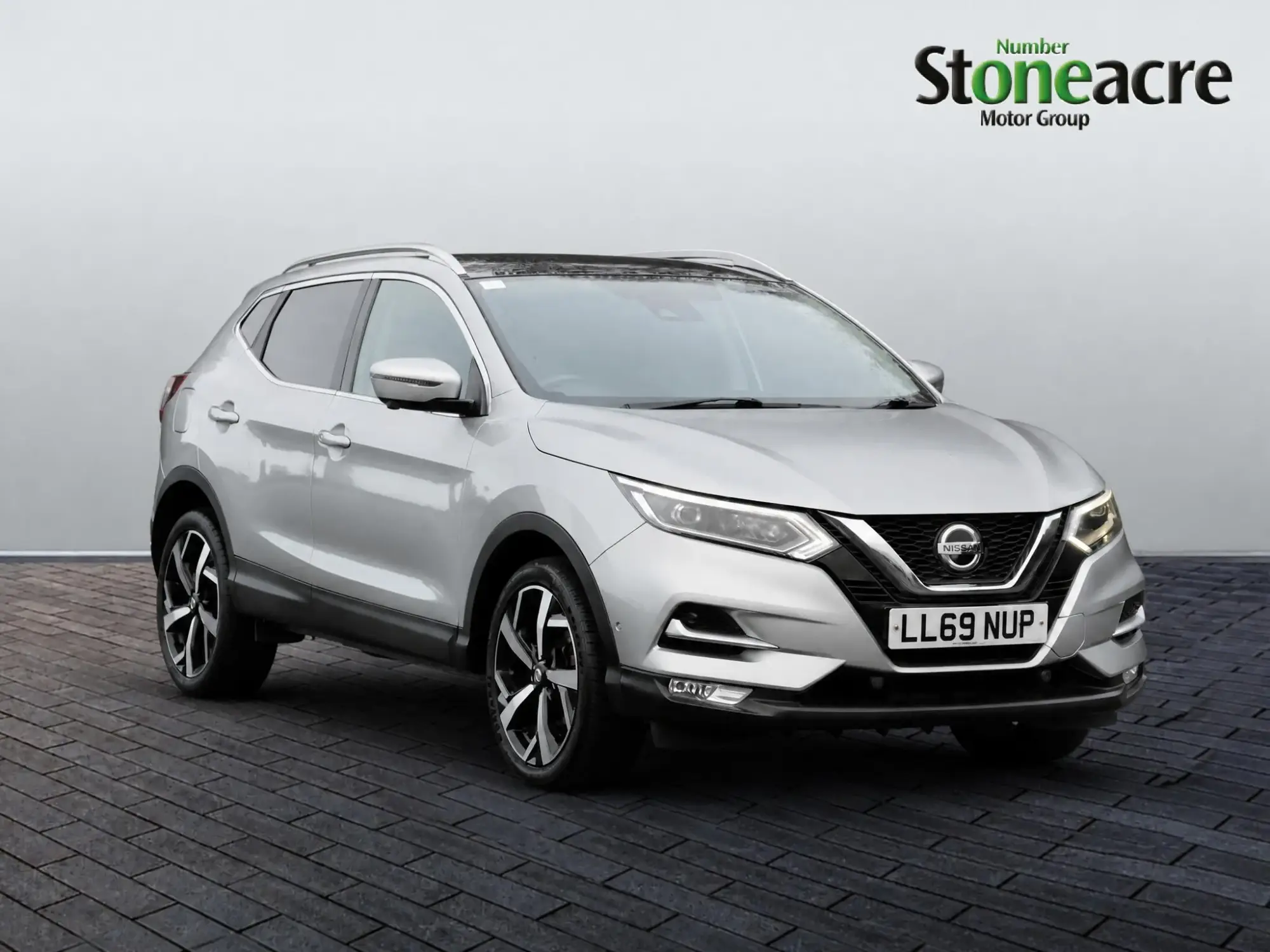 Nissan Qashqai 1.3 DIG-T Tekna Euro 6 (s/s) 5dr LL69NUP Image 1 Nissan Qashqai 1.3 DIG-T Tekna Euro 6 (s/s) 5dr LL69NUP Image 1