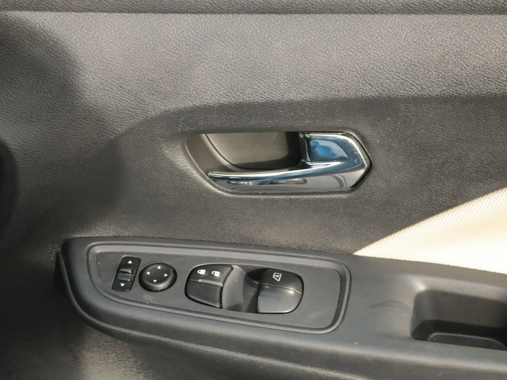 Nissan MICRA Image 26