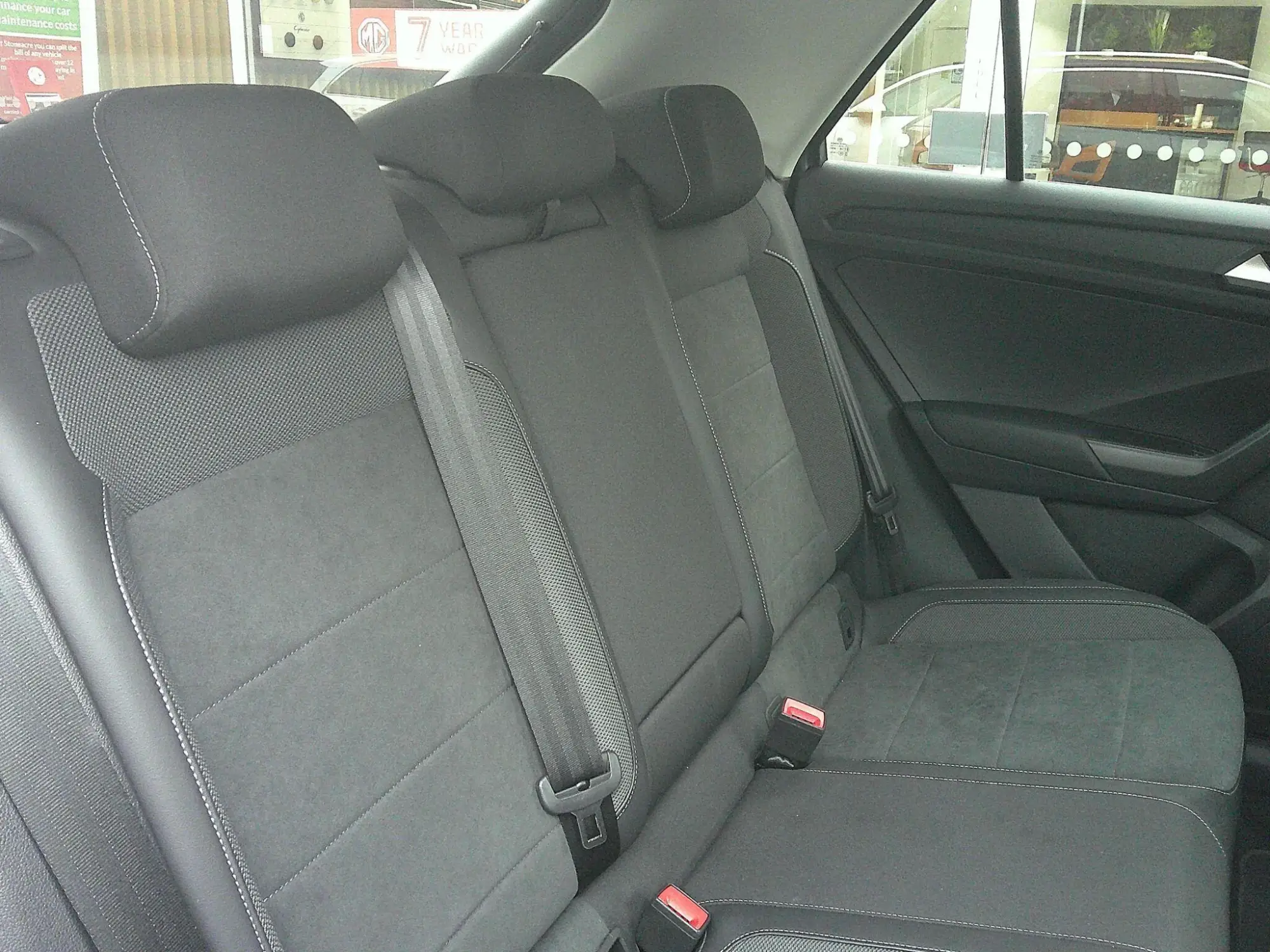 Volkswagen T-Roc Image 10