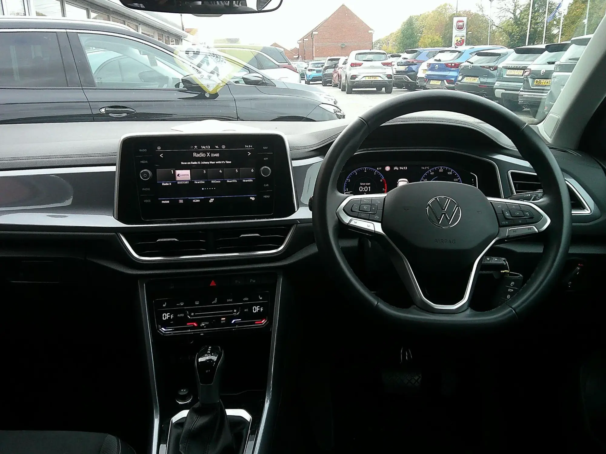Volkswagen T-Roc Image 11