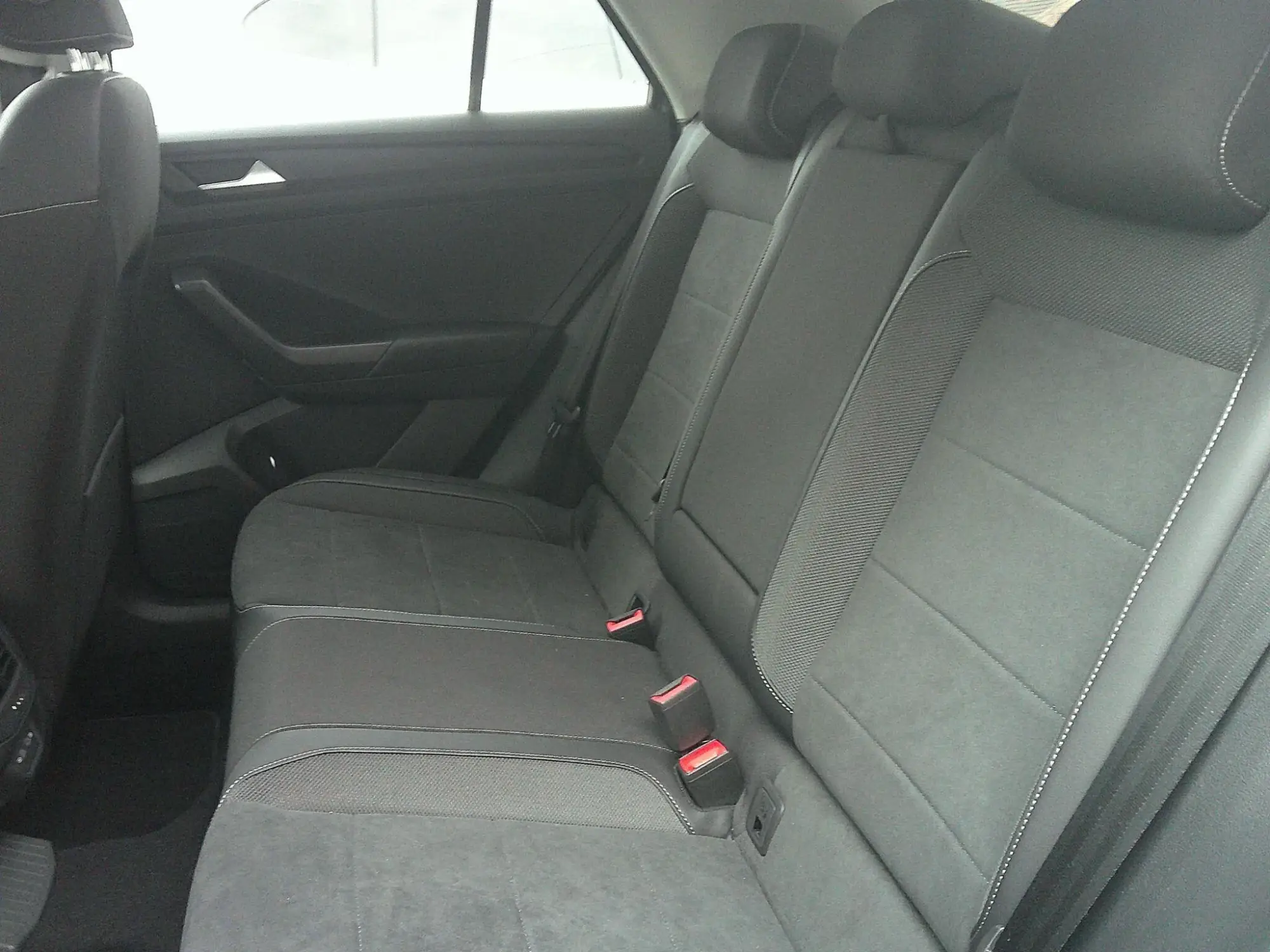Volkswagen T-Roc Image 13
