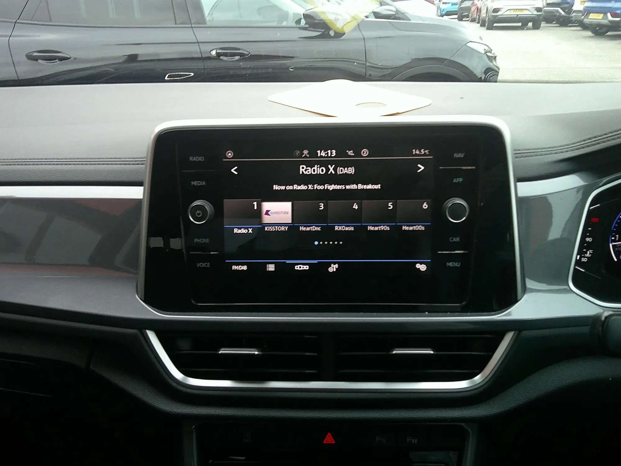 Volkswagen T-Roc Image 16