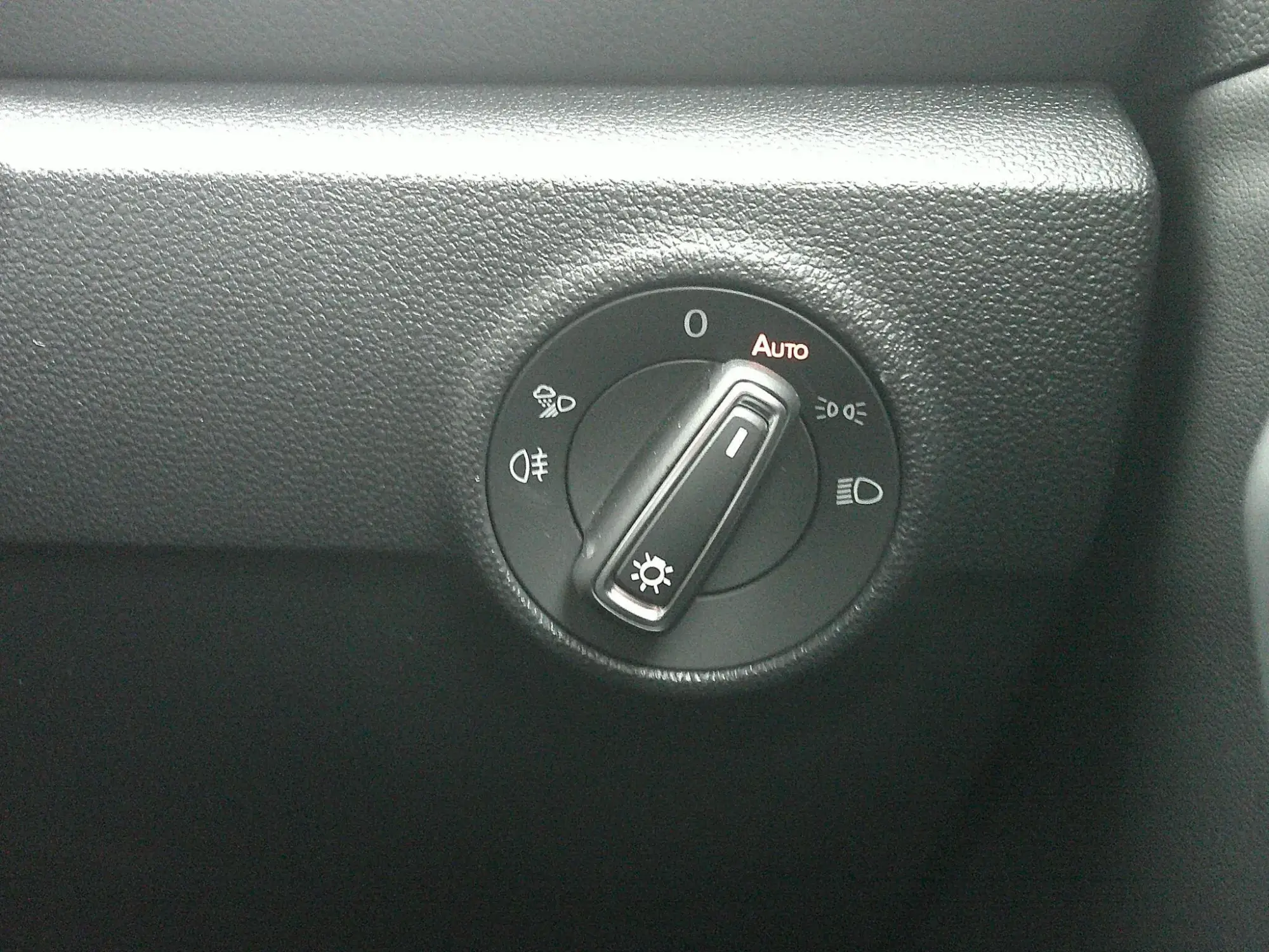 Volkswagen T-Roc Image 21