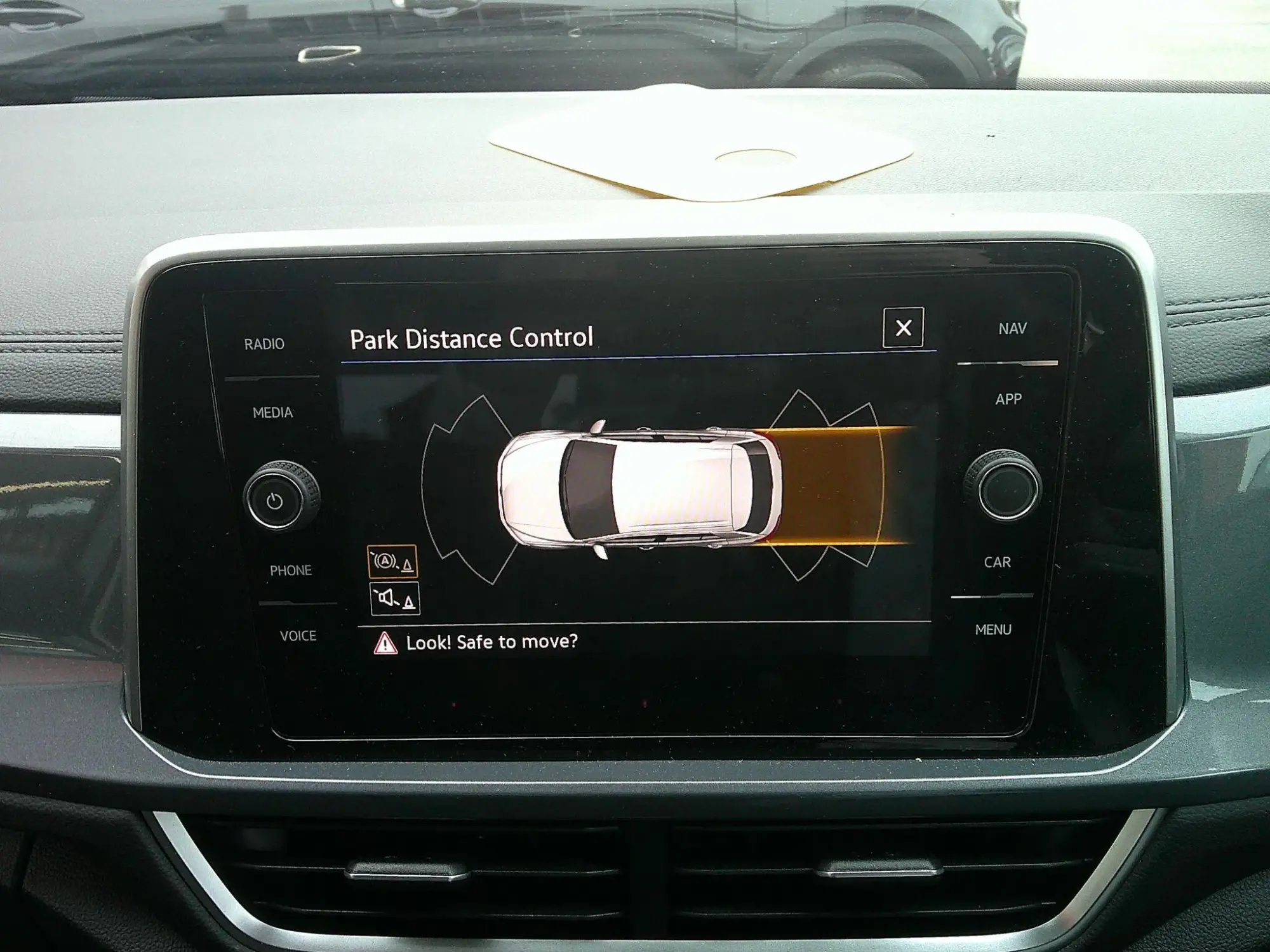 Volkswagen T-Roc Image 23