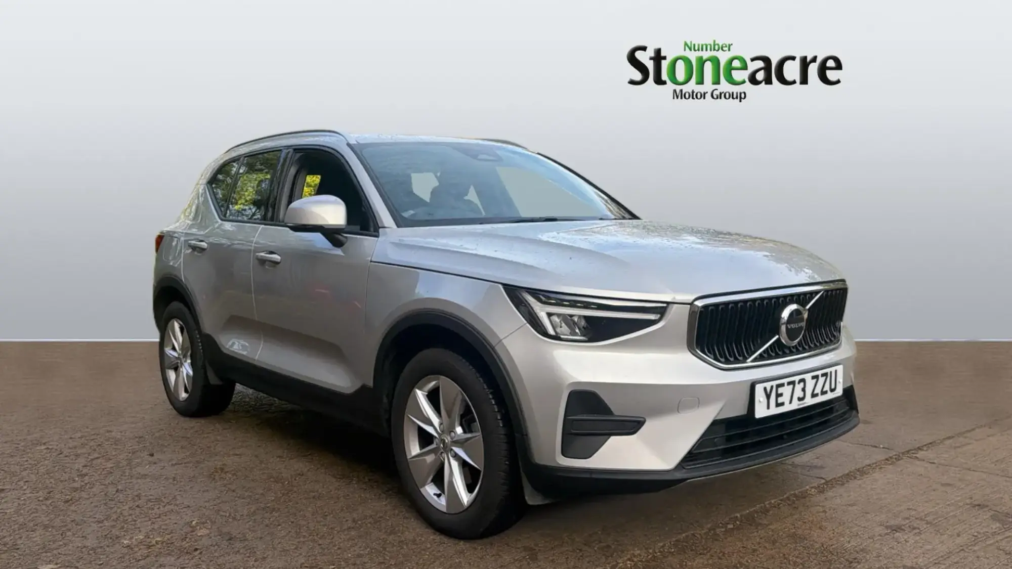 Volvo XC40 Core B3 (163 hp) Auto YE73ZZU Image 1