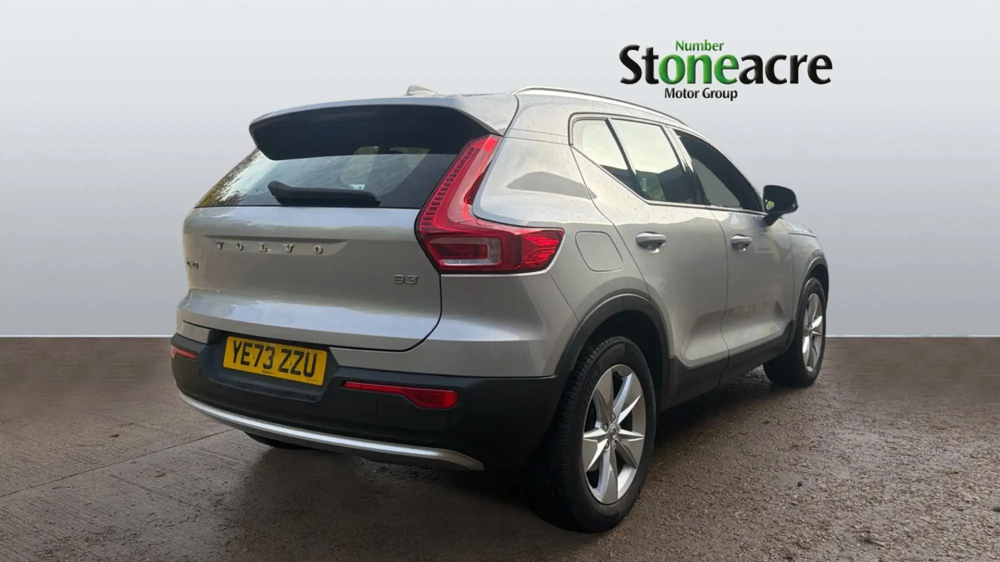 Volvo XC40 Core B3 (163 hp) Auto YE73ZZU Image 2