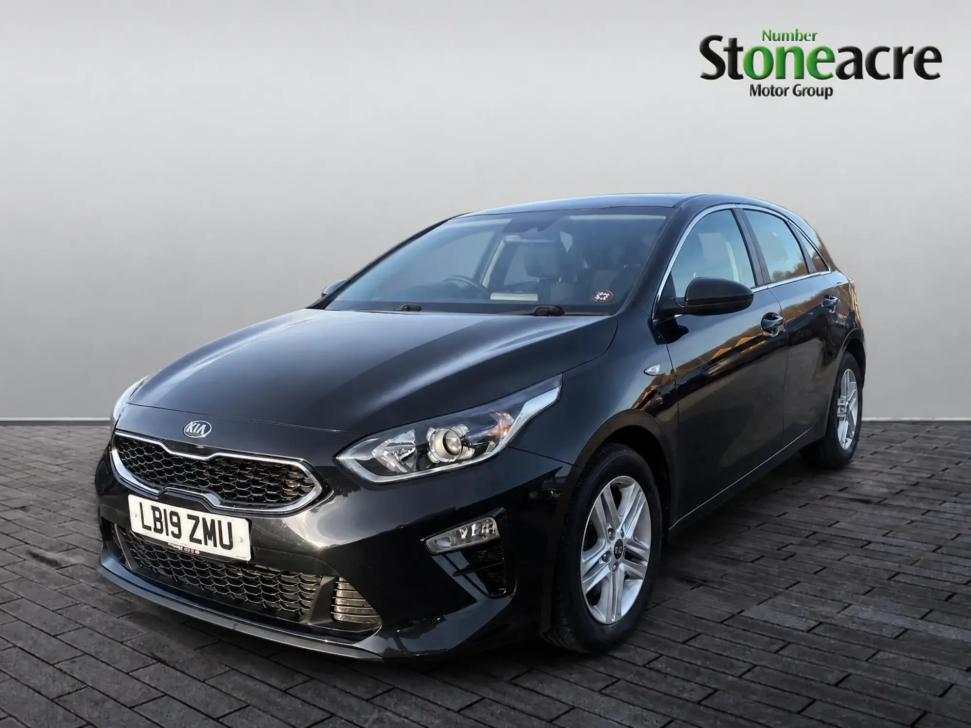 Kia Ceed 1.6 CRDi ECO 2 Hatchback 5dr Diesel Manual Euro 6 (s/s) (114 bhp) LB19ZMU Image 2 Kia Ceed 1.6 CRDi ECO 2 Hatchback 5dr Diesel Manual Euro 6 (s/s) (114 bhp) LB19ZMU Image 2