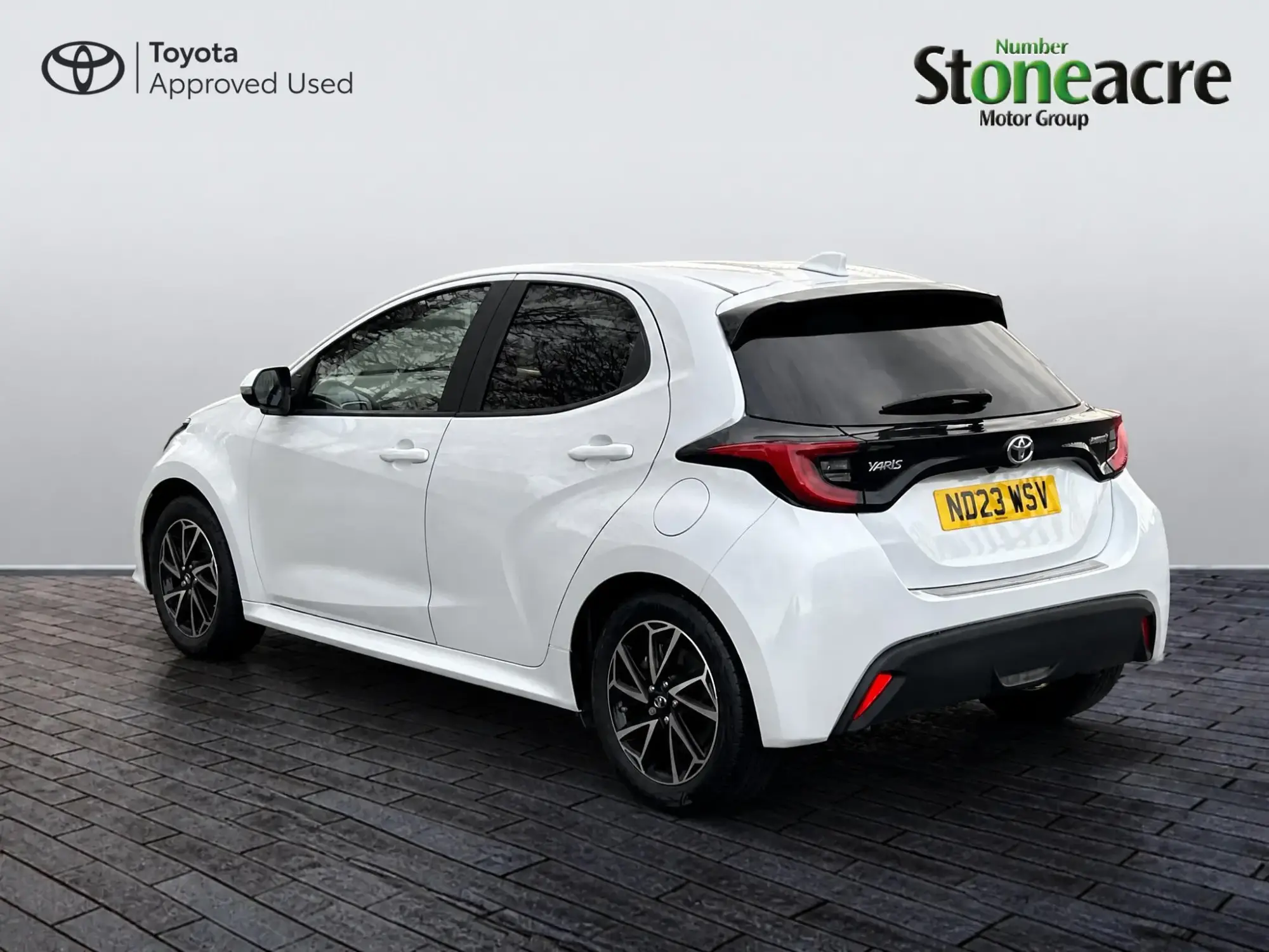 Toyota Yaris Hybrid Image 4