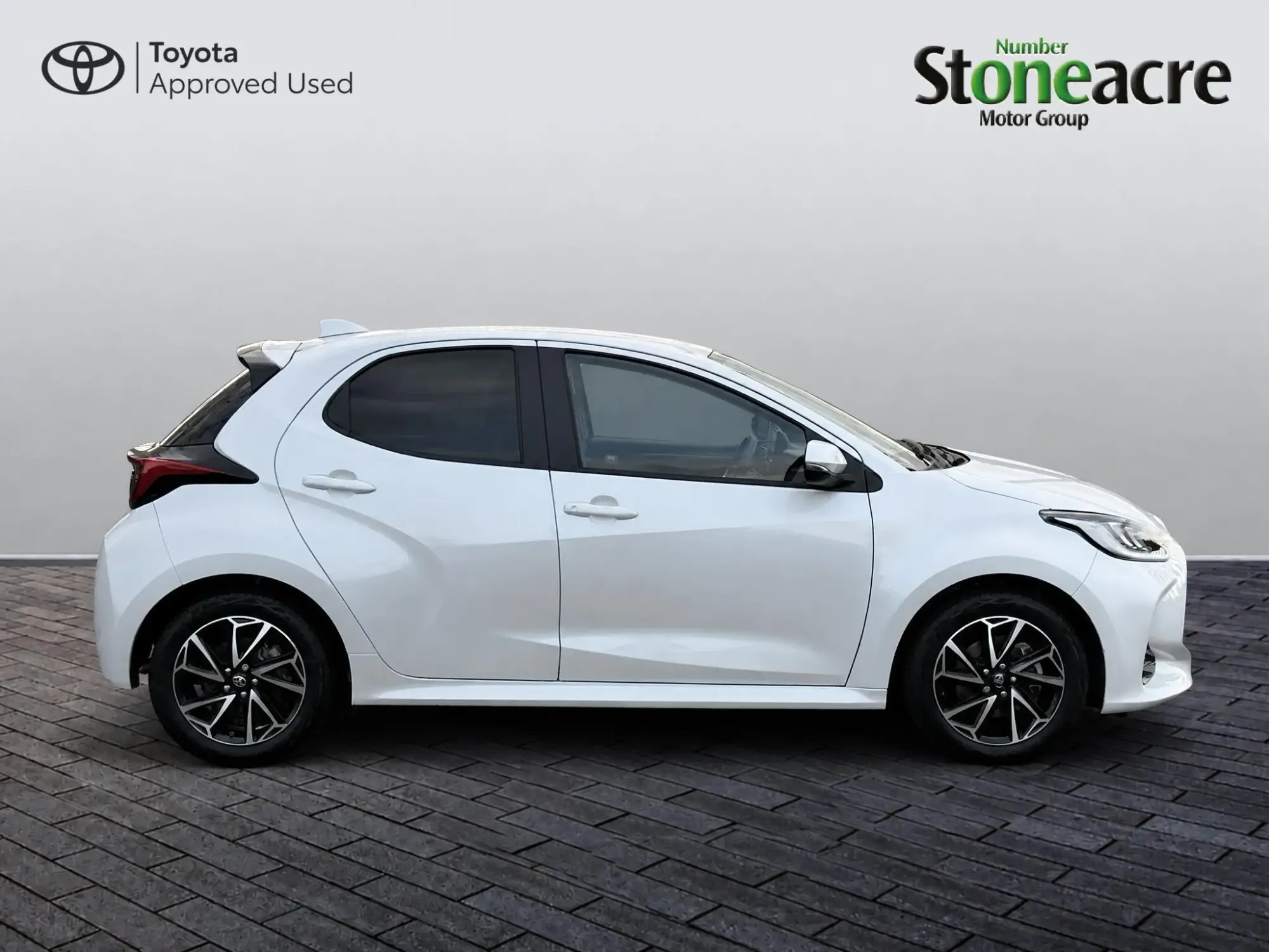 Toyota Yaris Hybrid Image 6
