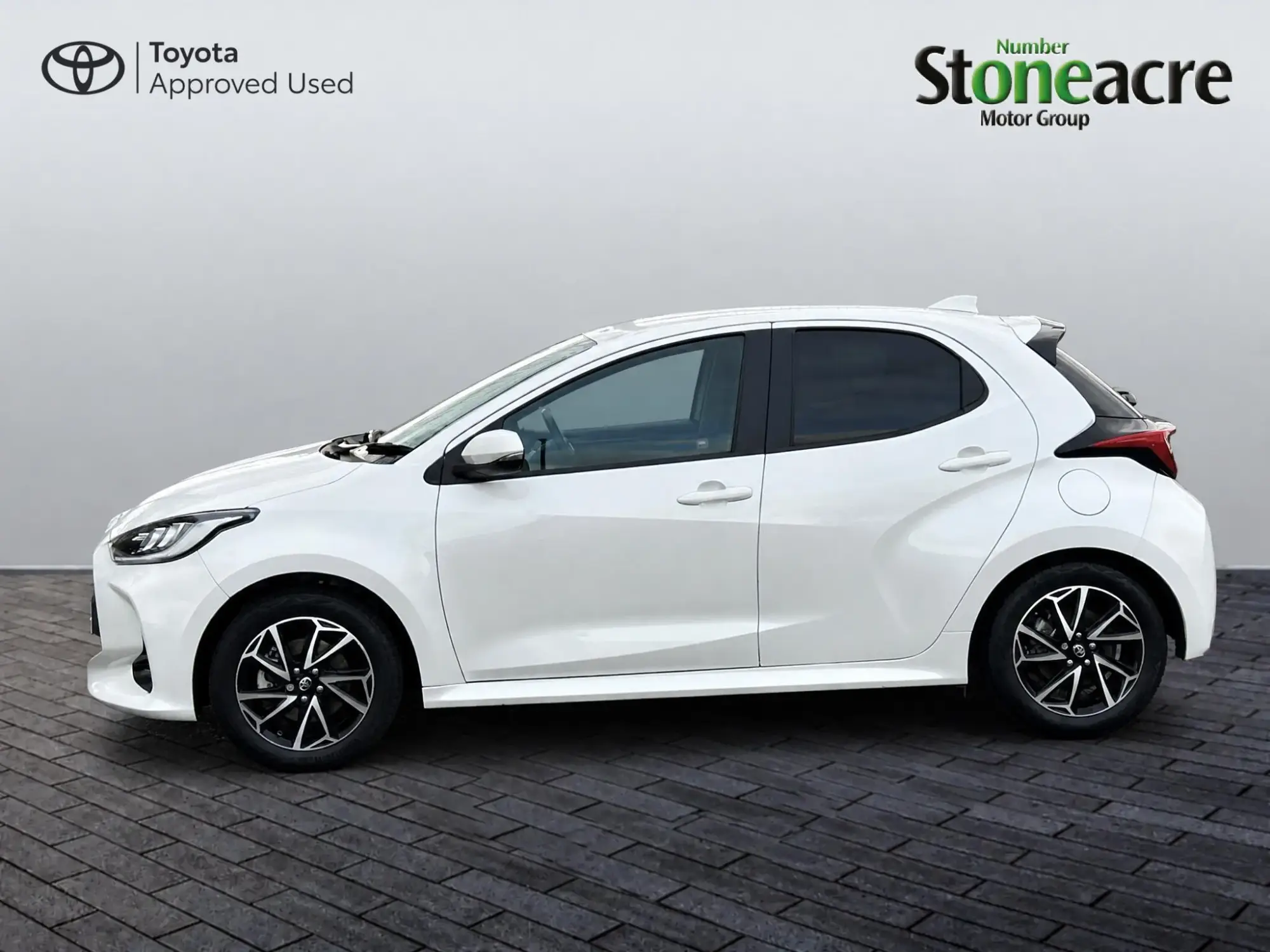 Toyota Yaris Hybrid Image 7