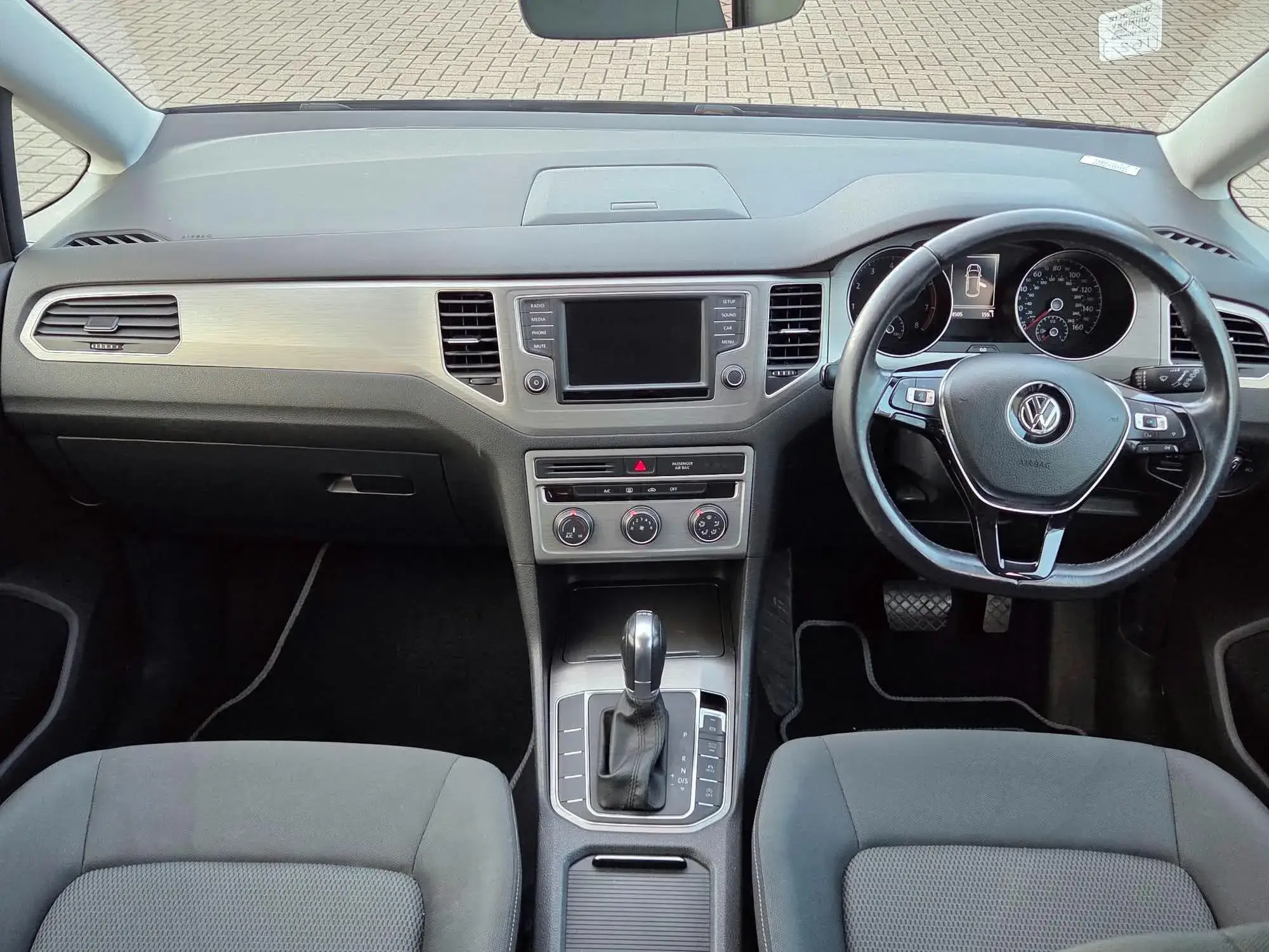 Volkswagen Golf SV Image 9