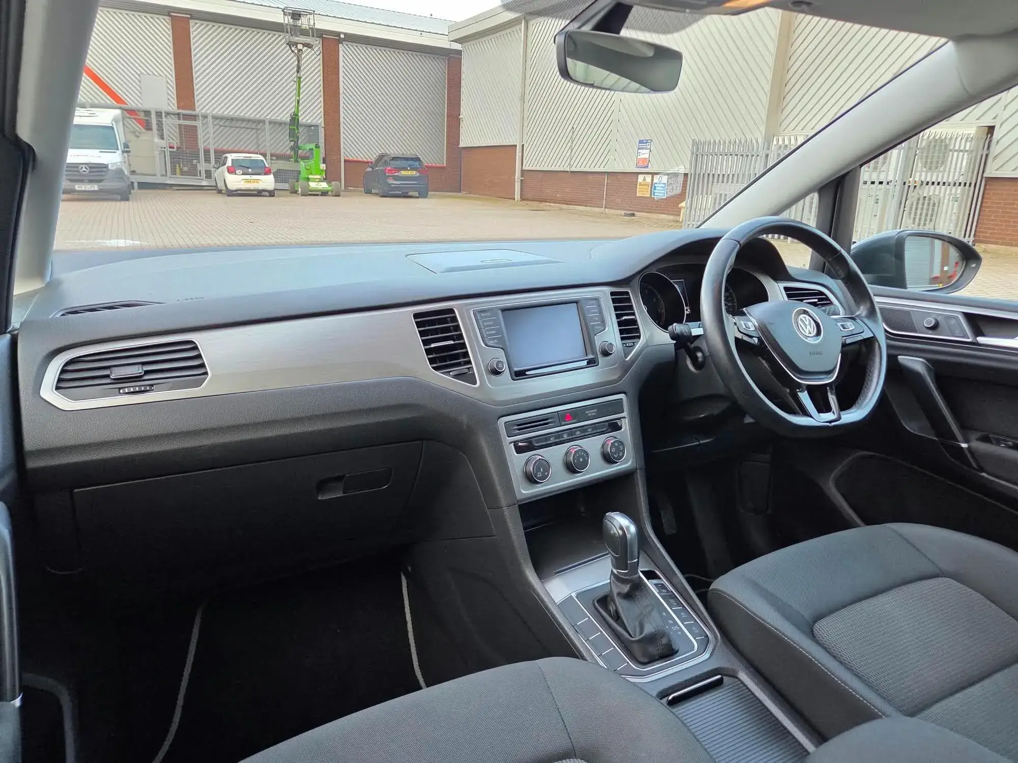 Volkswagen Golf SV Image 10