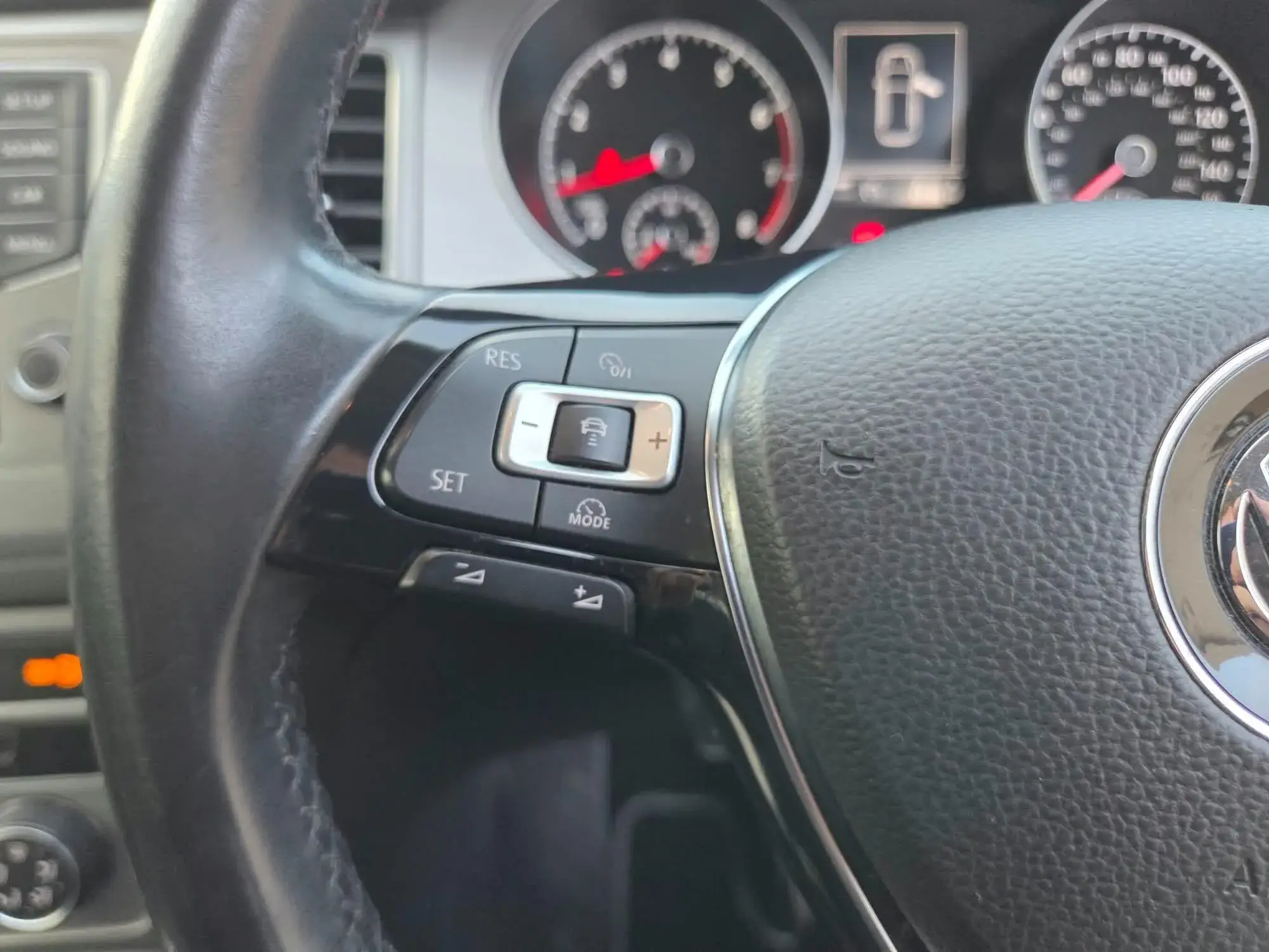 Volkswagen Golf SV Image 17