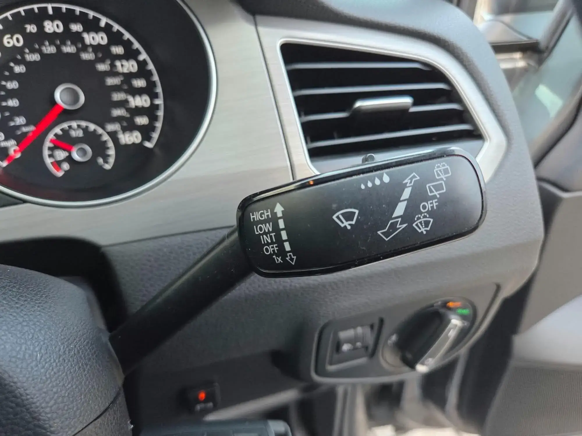 Volkswagen Golf SV Image 21