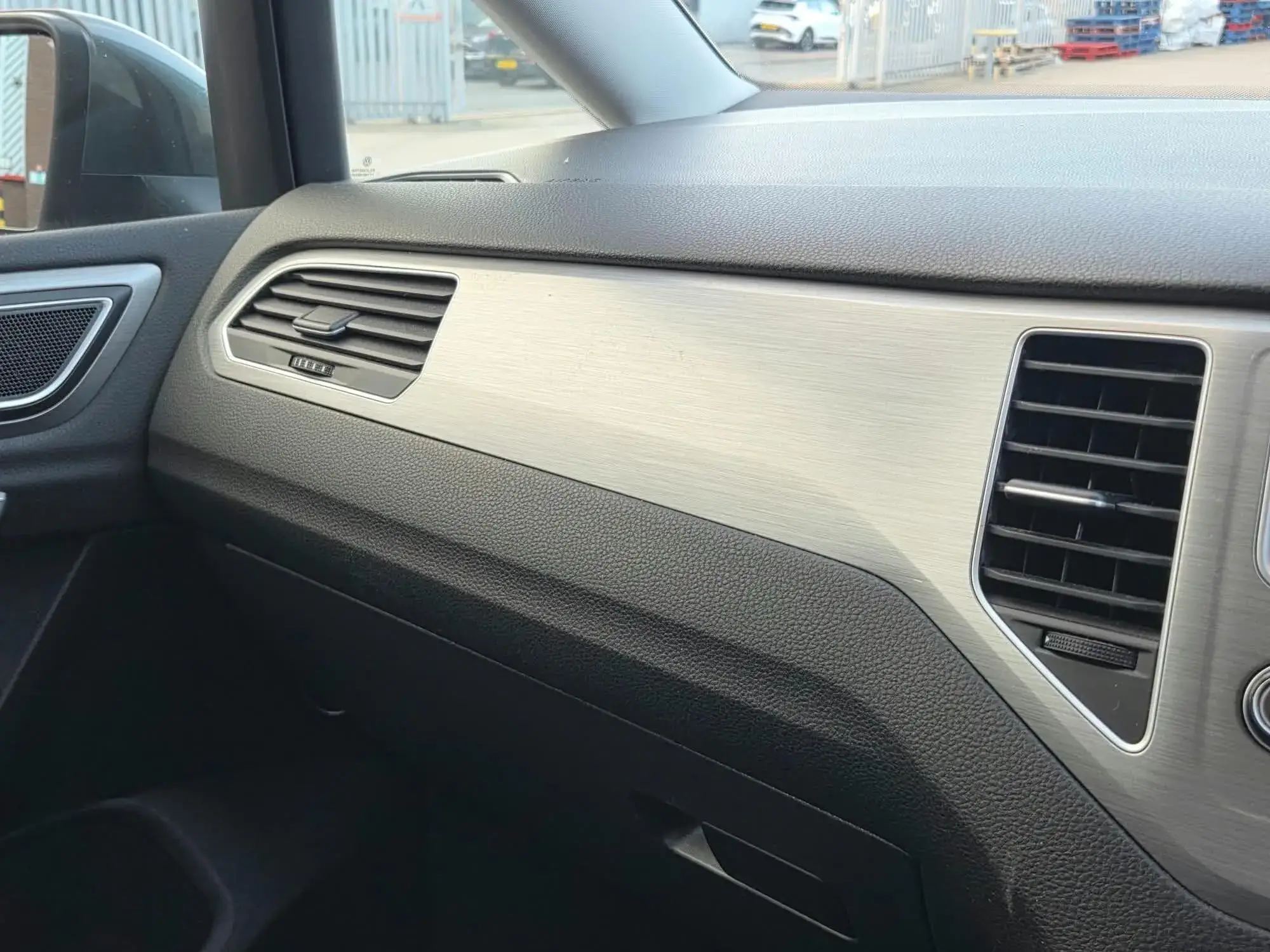 Volkswagen Golf SV Image 22