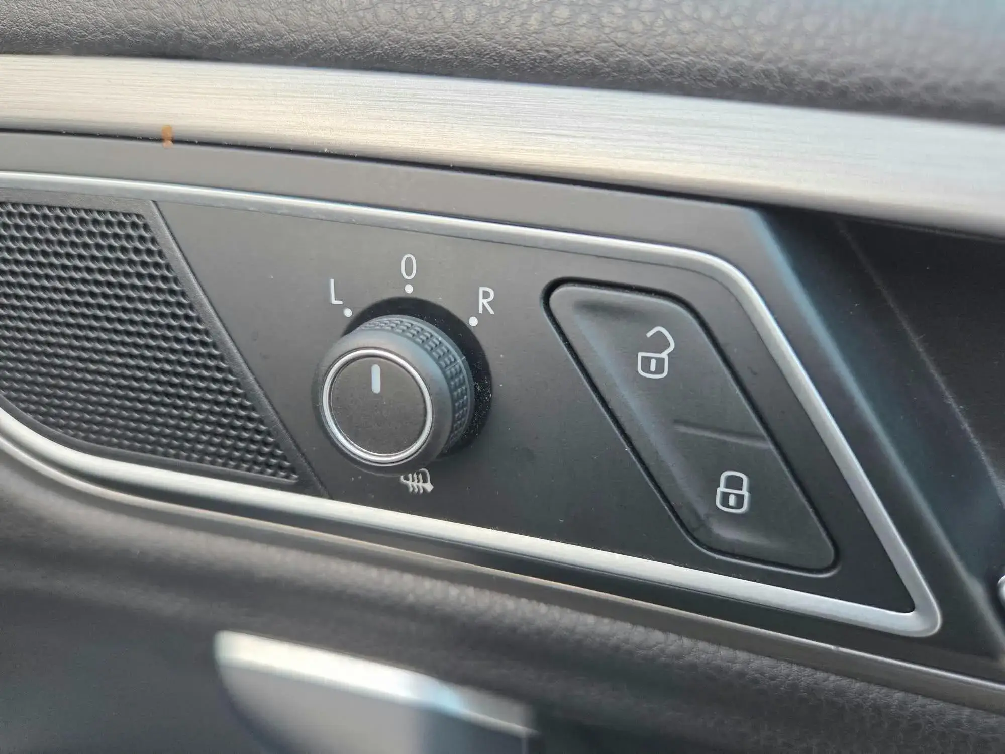 Volkswagen Golf SV Image 24