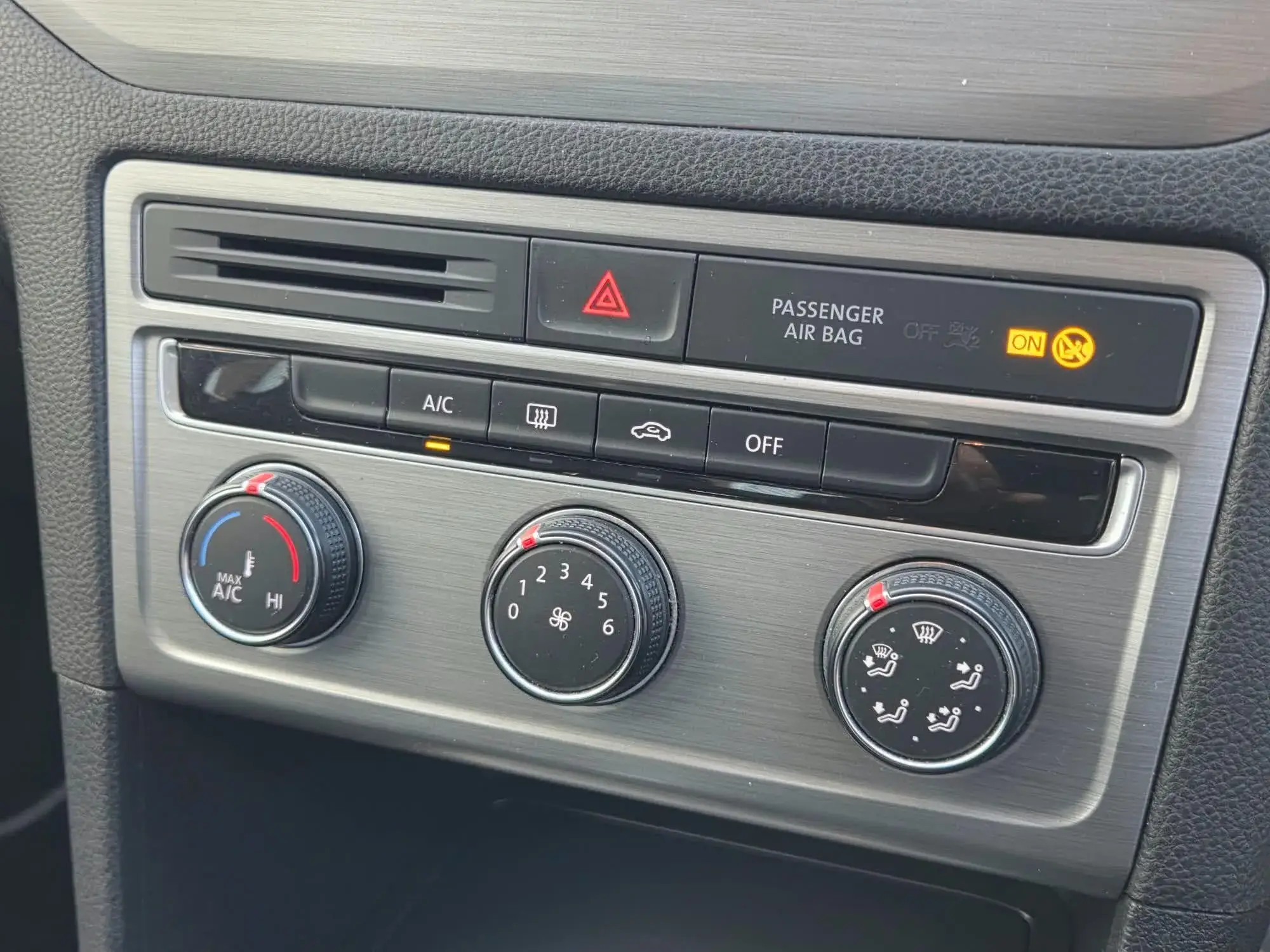Volkswagen Golf SV Image 26