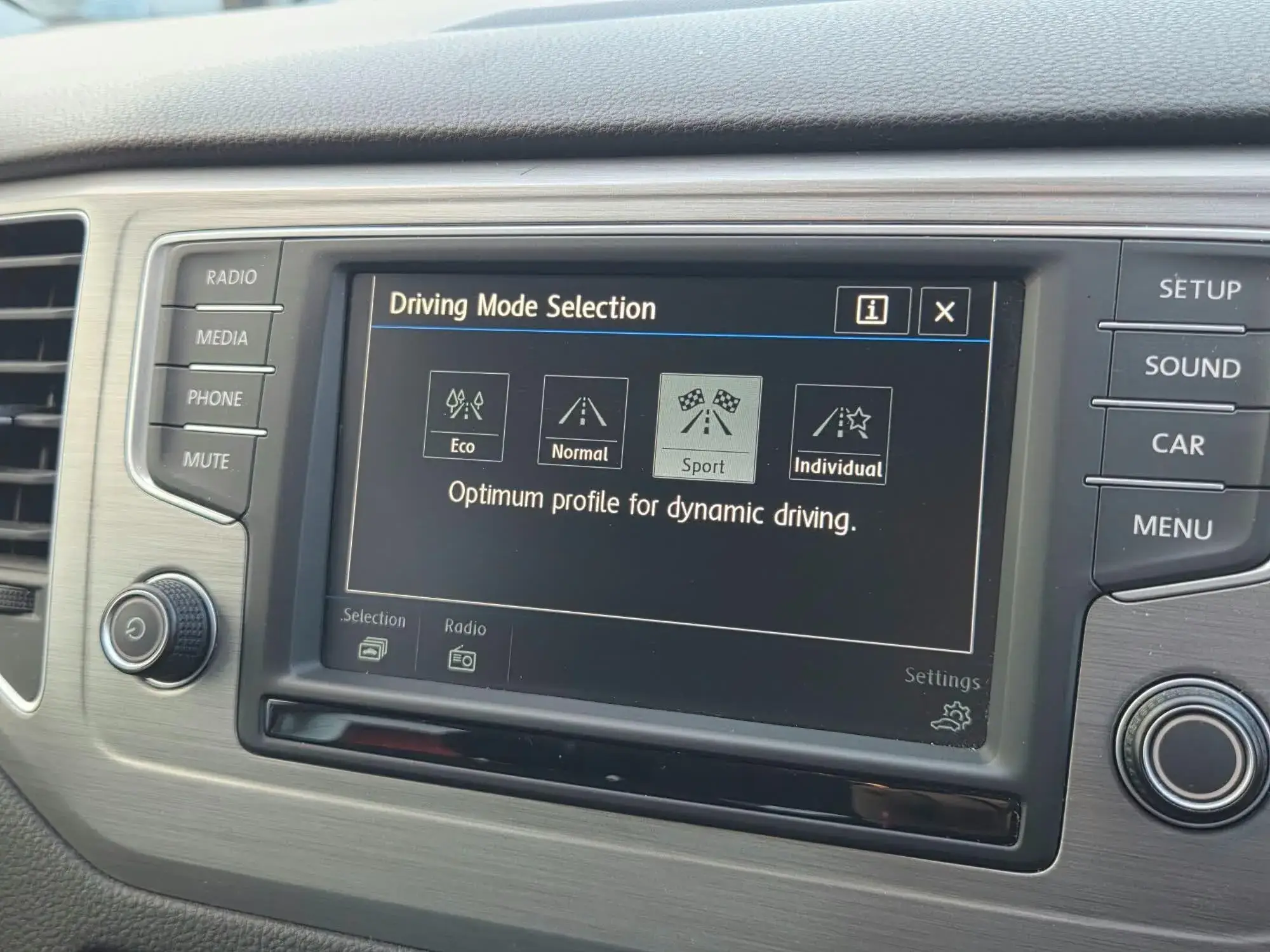 Volkswagen Golf SV Image 34
