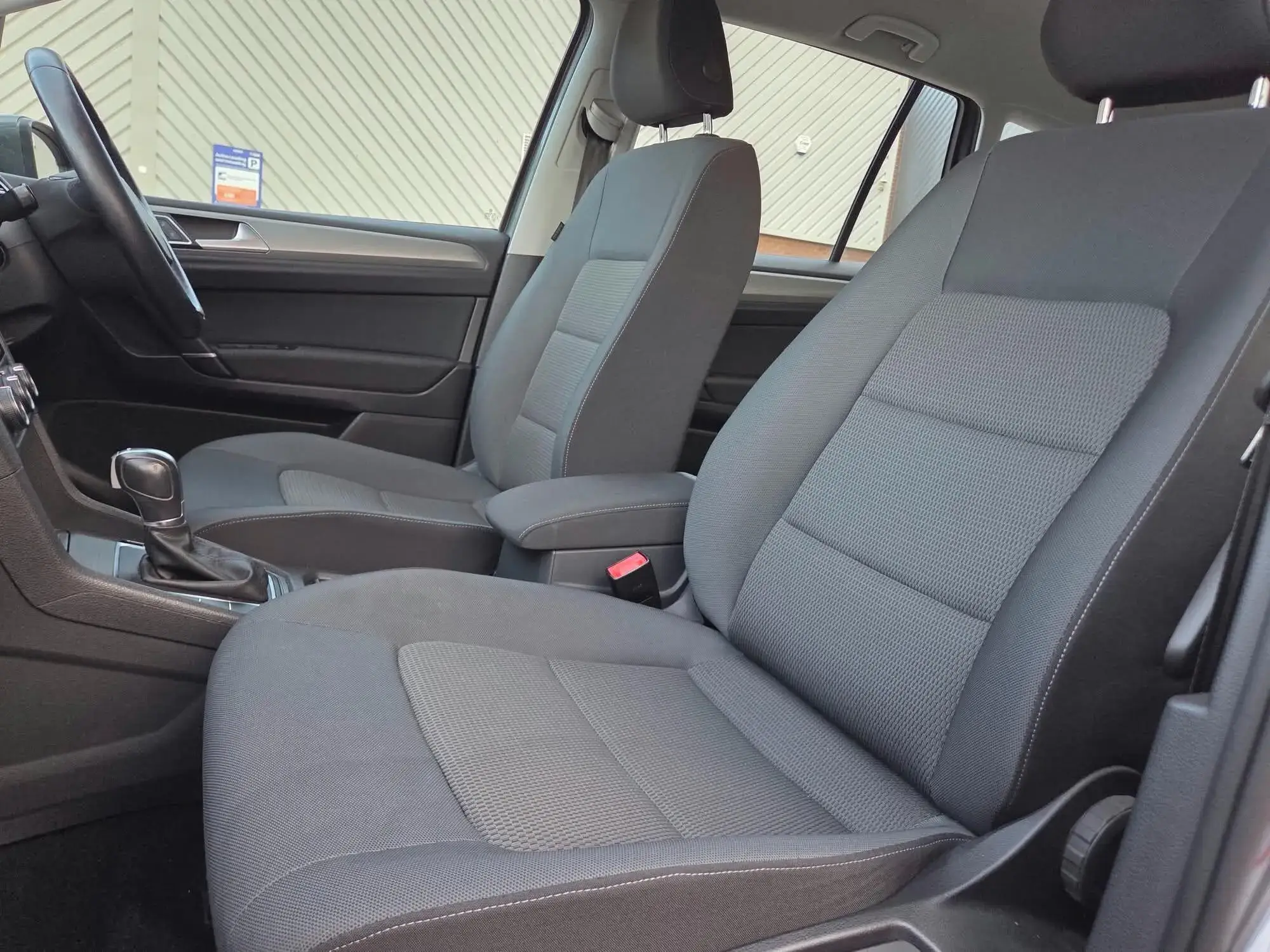 Volkswagen Golf SV Image 39
