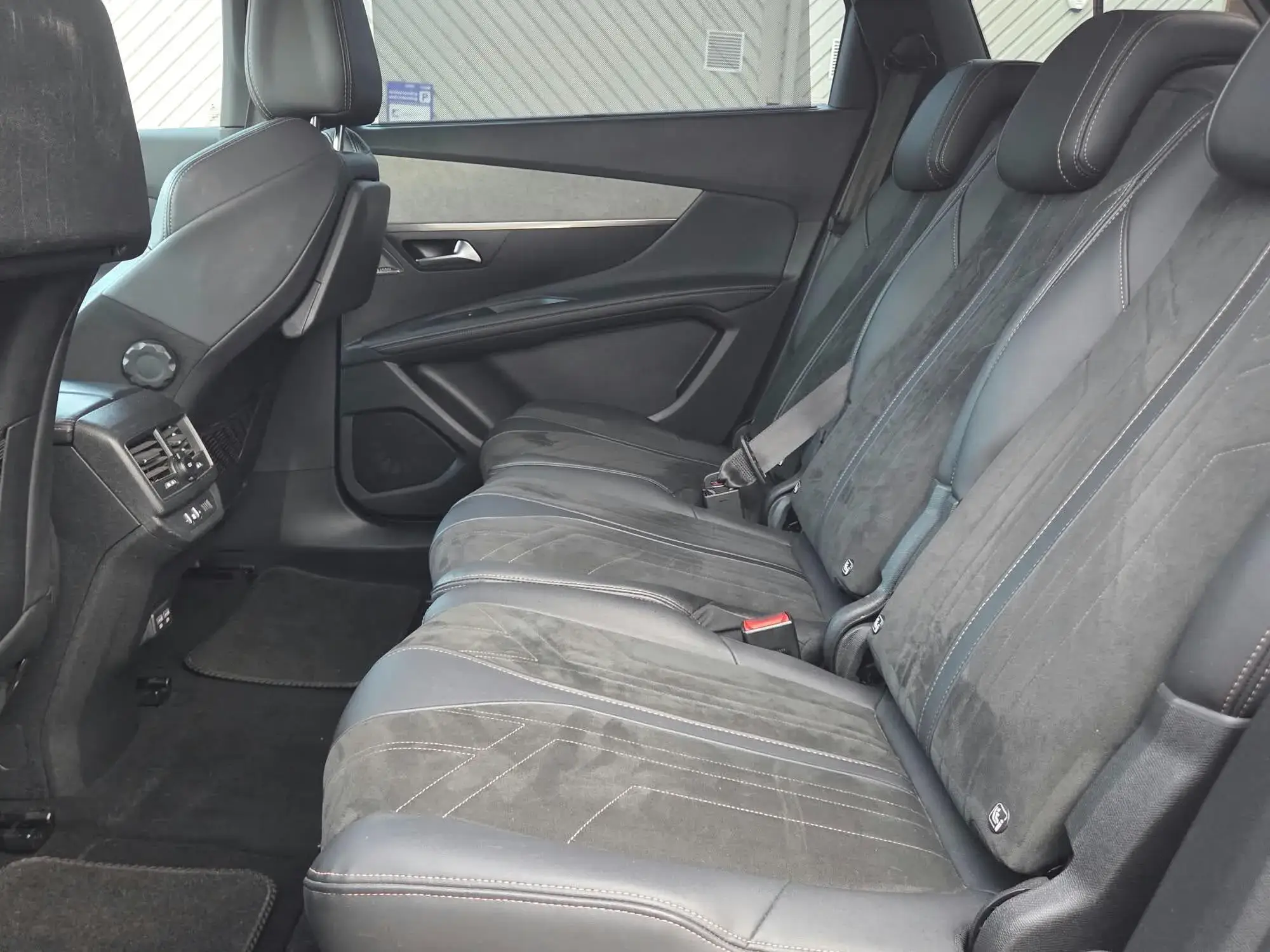 Peugeot 5008 Image 14 Peugeot 5008 Image 14