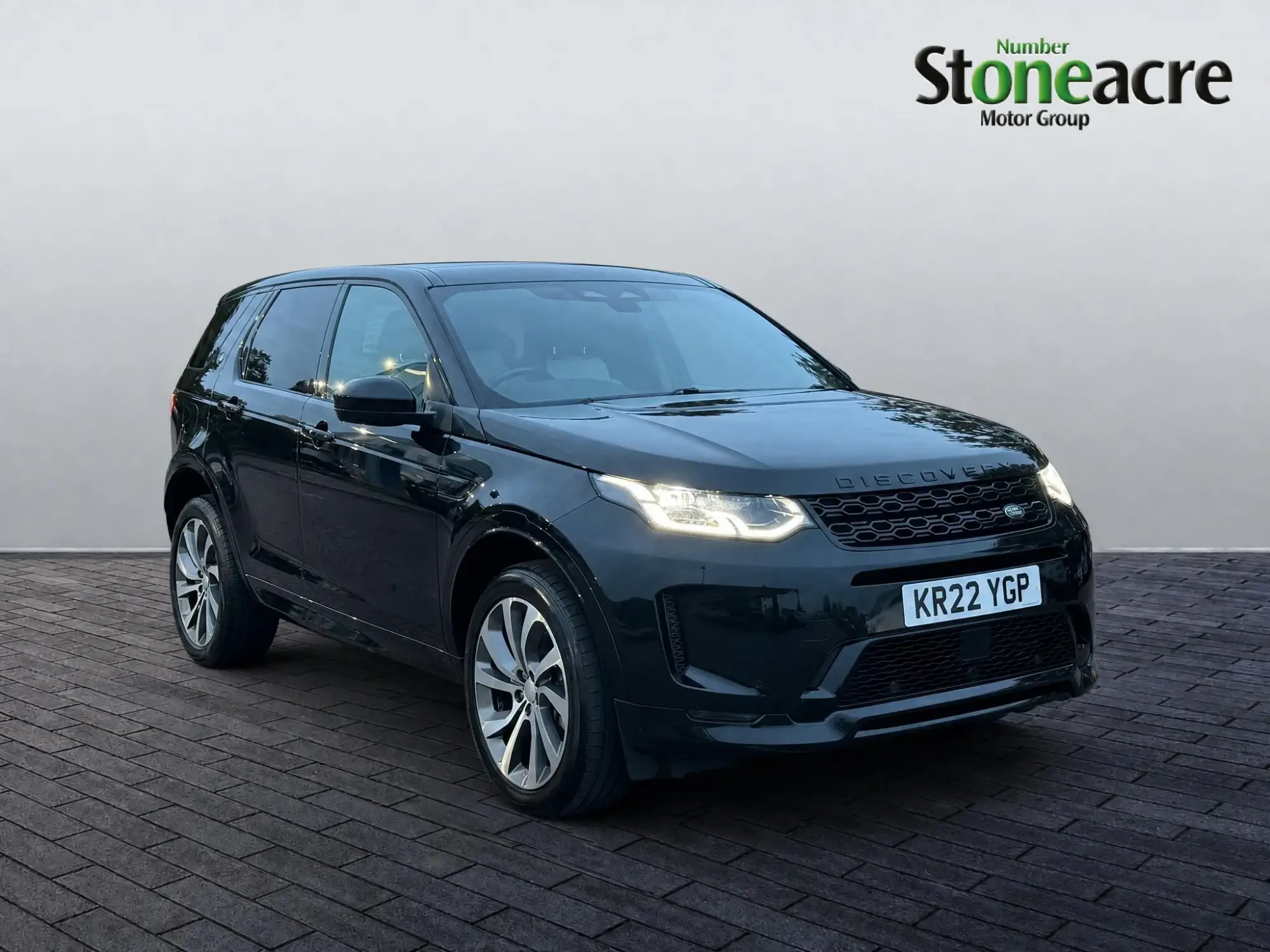 Land Rover Discovery Sport 2.0 D200 MHEV R-Dynamic HSE Auto 4WD Euro 6 (s/s) 5dr KR22YGP Image 1 Land Rover Discovery Sport 2.0 D200 MHEV R-Dynamic HSE Auto 4WD Euro 6 (s/s) 5dr KR22YGP Image 1