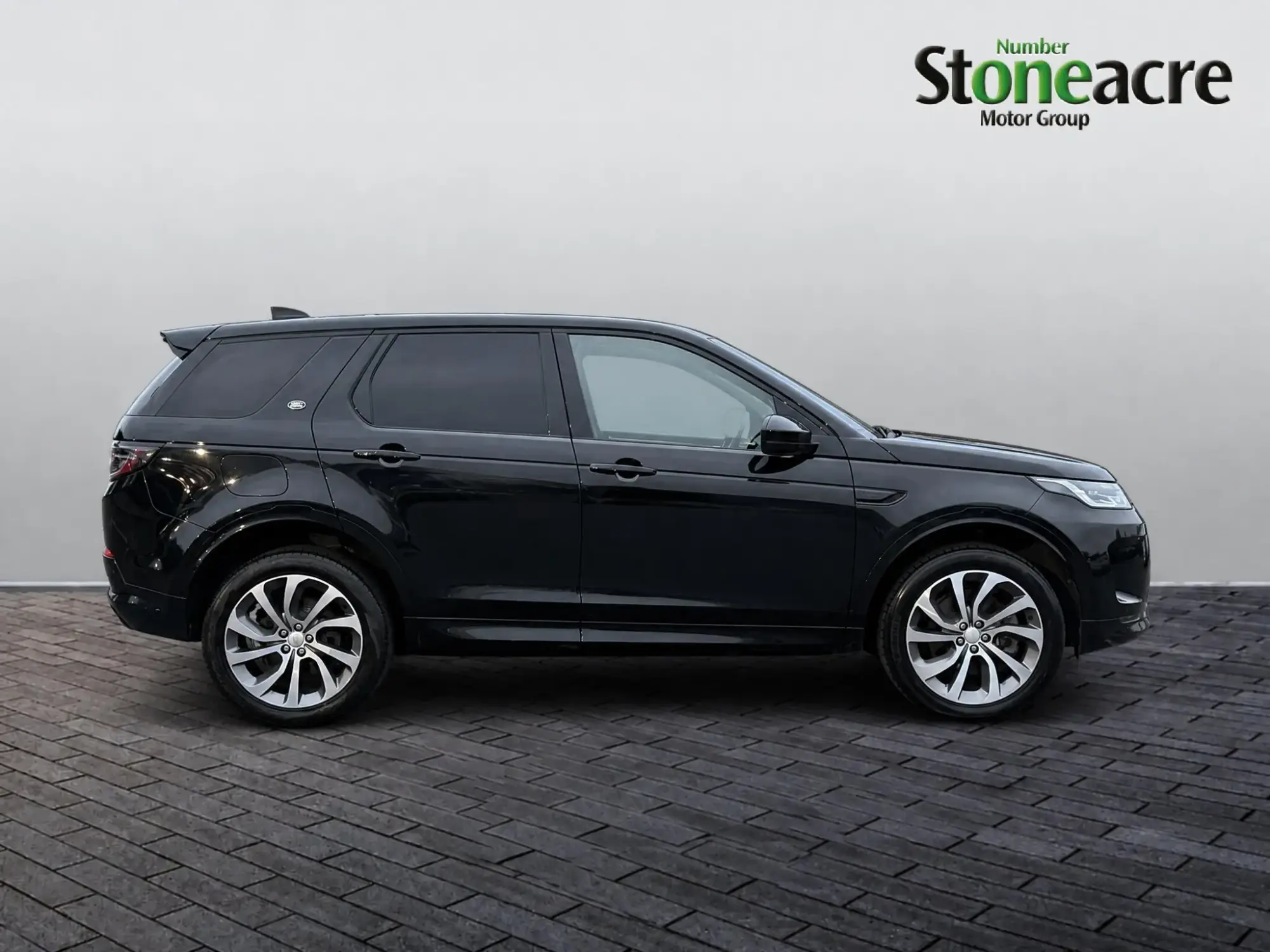 Land Rover Discovery Sport Image 8