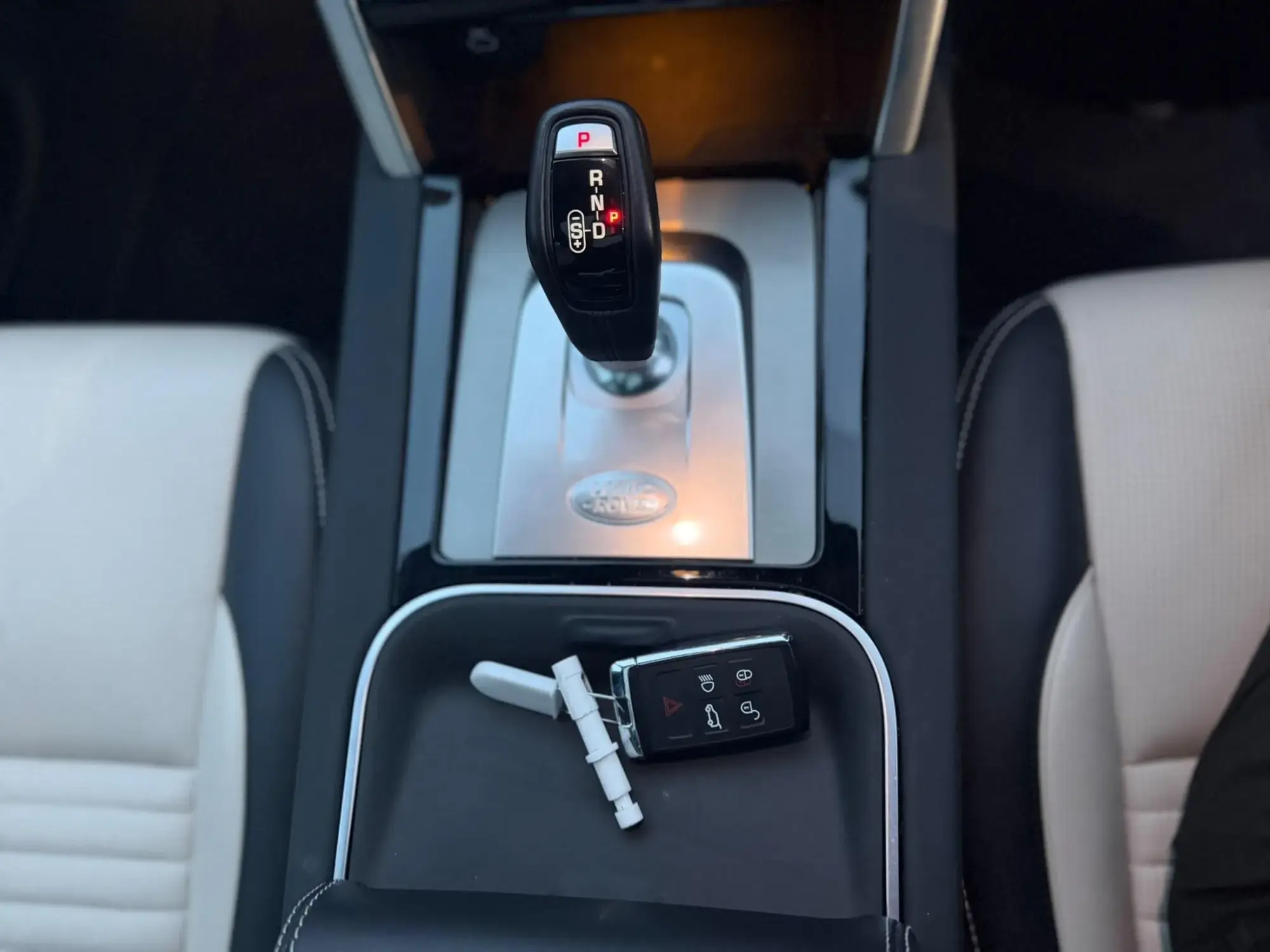 Land Rover Discovery Sport Image 14