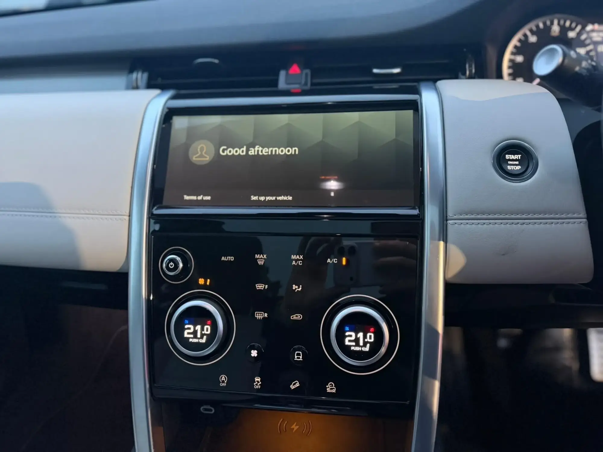 Land Rover Discovery Sport Image 21