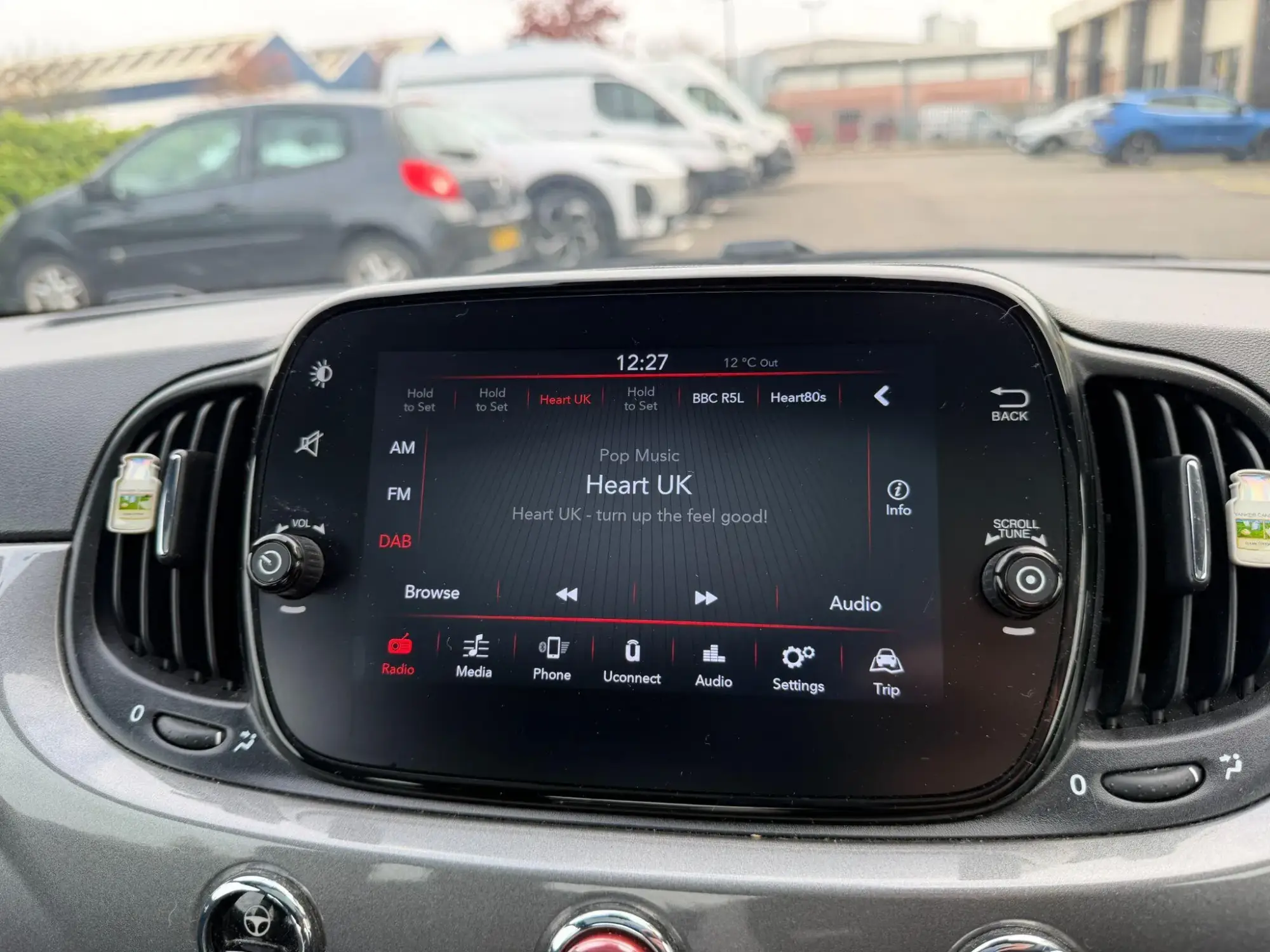 Fiat 500 Hybrid Image 16