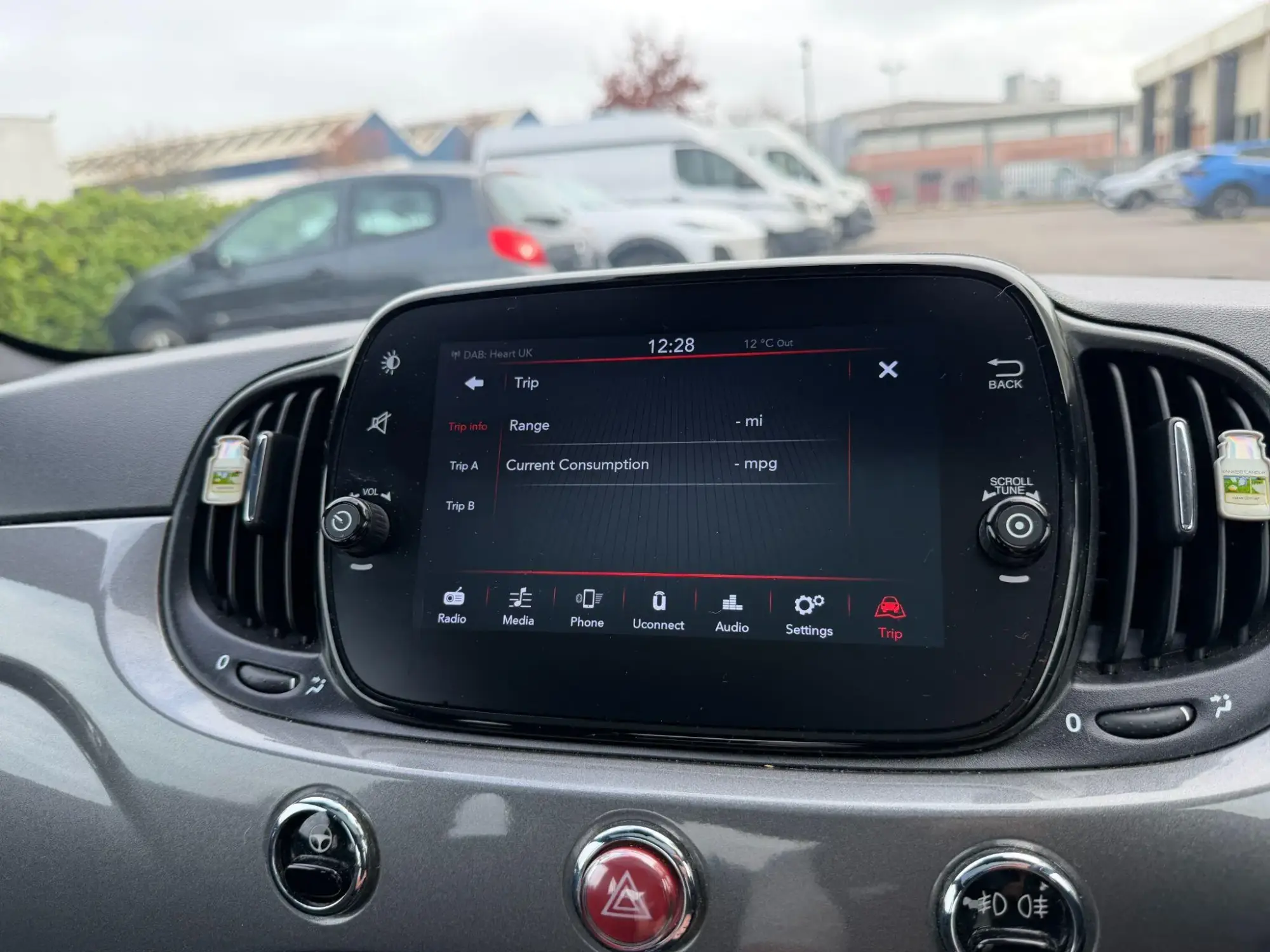 Fiat 500 Hybrid Image 21