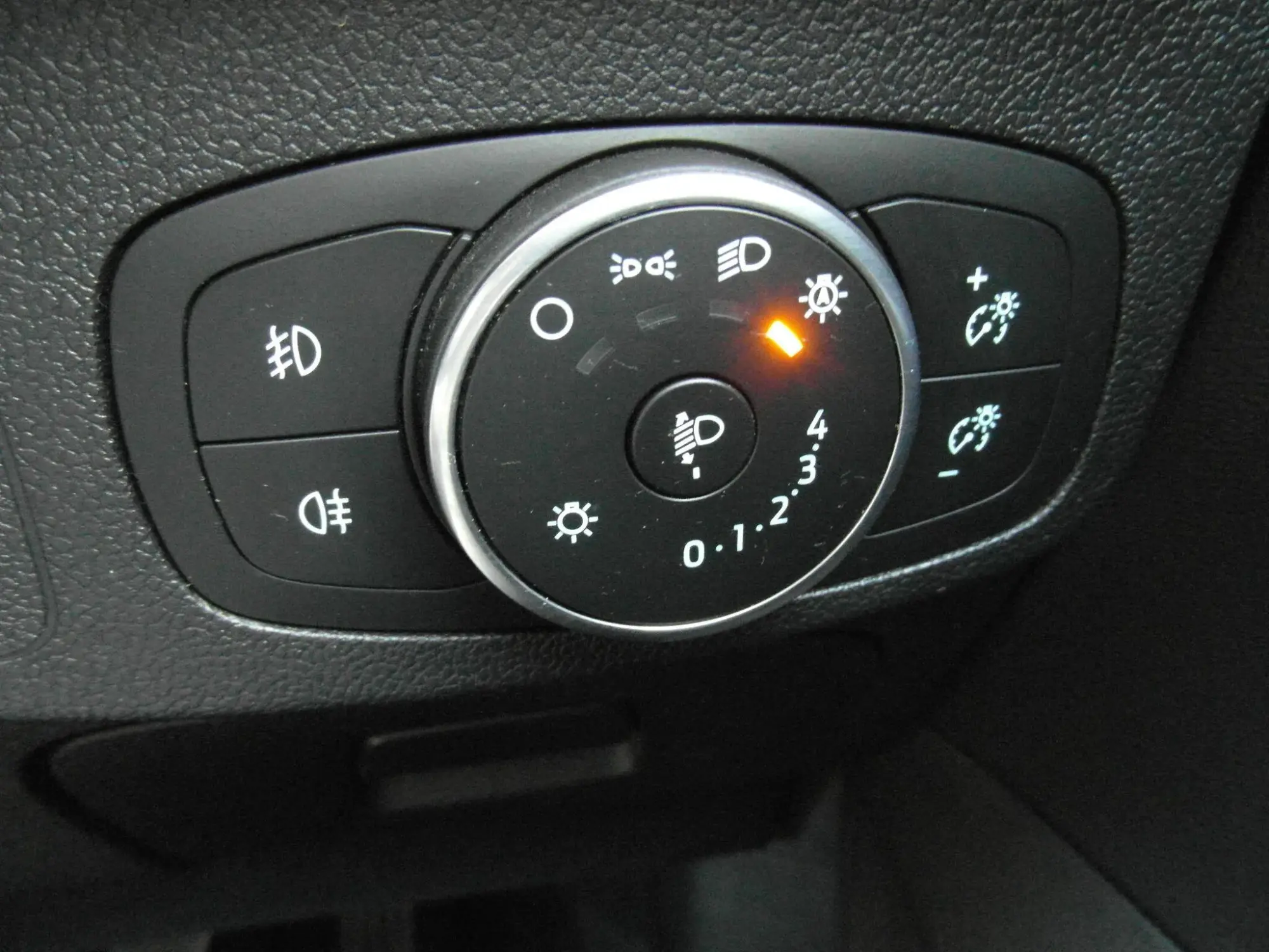 Ford Focus Image 18
