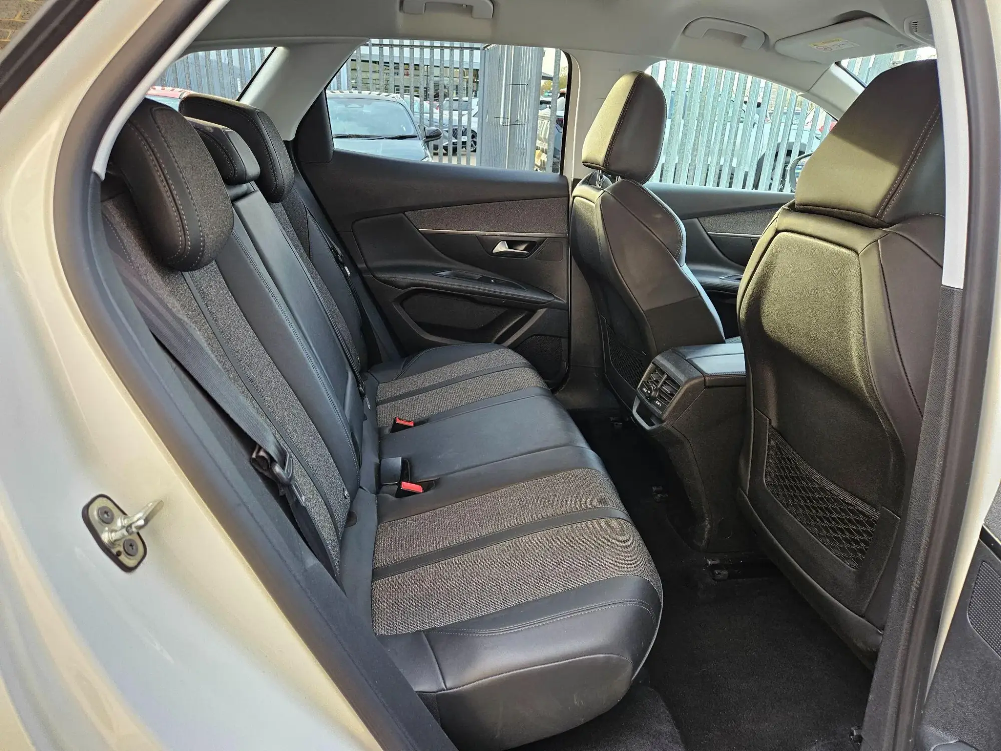 Peugeot 3008 Image 16