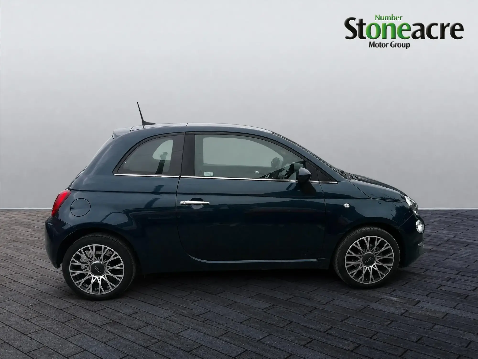 Fiat 500 1.0 MHEV Top Euro 6 (s/s) 3dr FE24ODX Image 2 Fiat 500 1.0 MHEV Top Euro 6 (s/s) 3dr FE24ODX Image 2