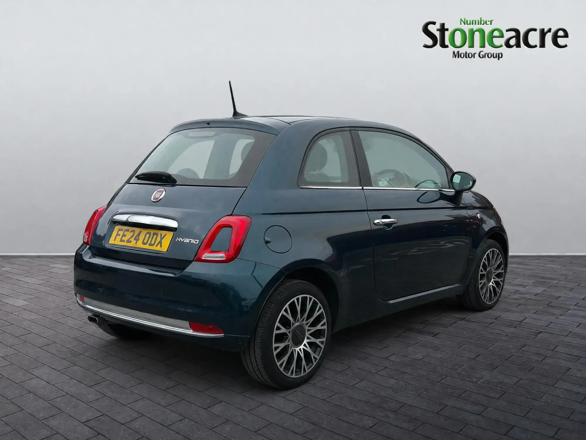 Fiat 500 1.0 MHEV Top Euro 6 (s/s) 3dr FE24ODX Image 3 Fiat 500 1.0 MHEV Top Euro 6 (s/s) 3dr FE24ODX Image 3