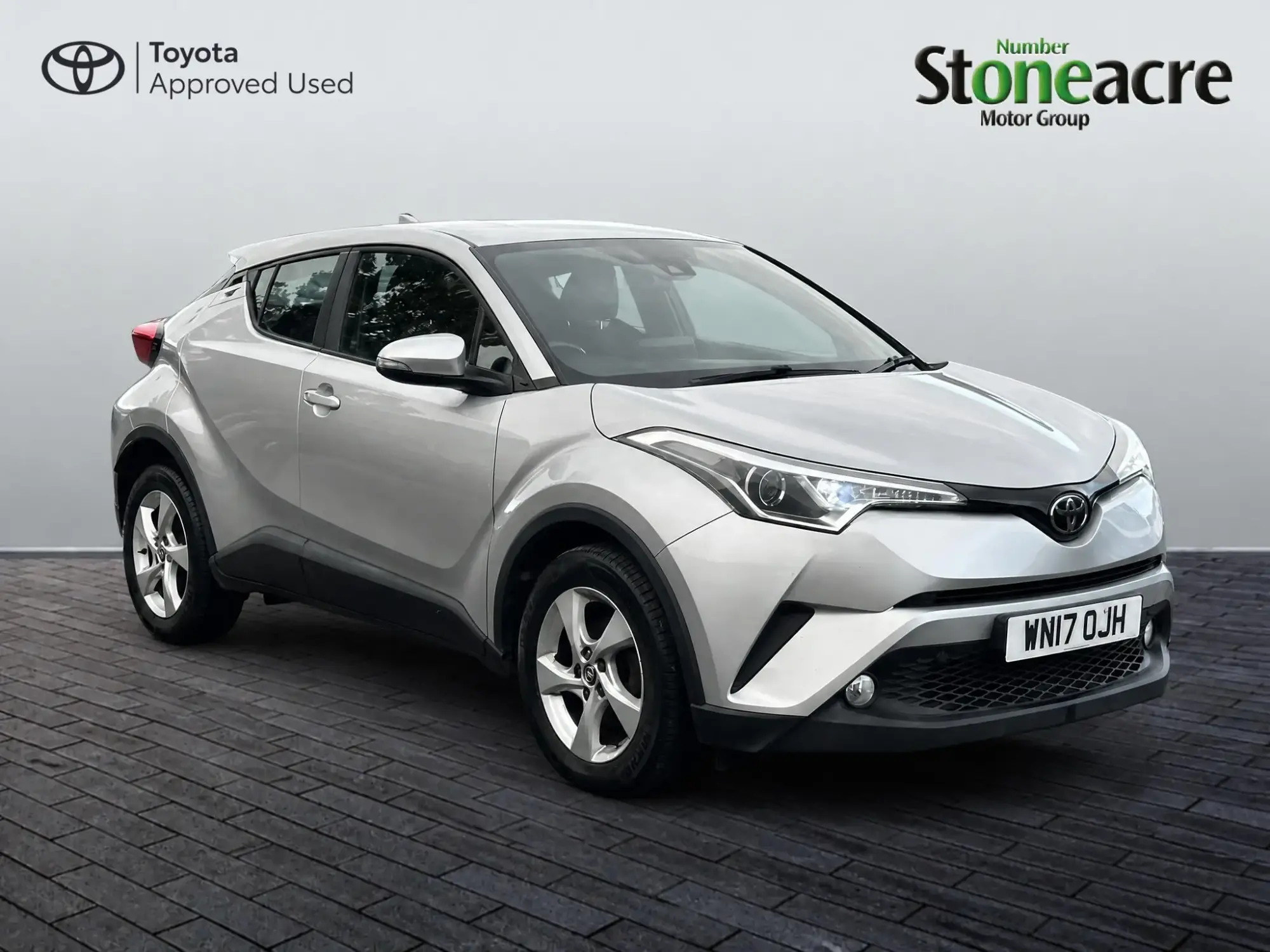 Toyota C-HR 1.2 VVT-i Icon Euro 6 (s/s) 5dr WN17OJH Image 1