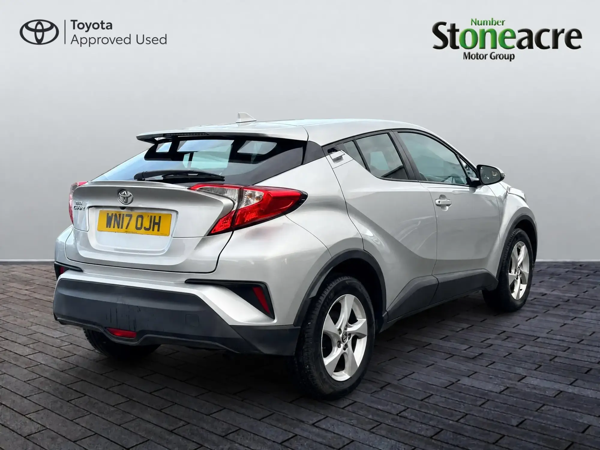 Toyota C-HR 1.2 VVT-i Icon Euro 6 (s/s) 5dr WN17OJH Image 2