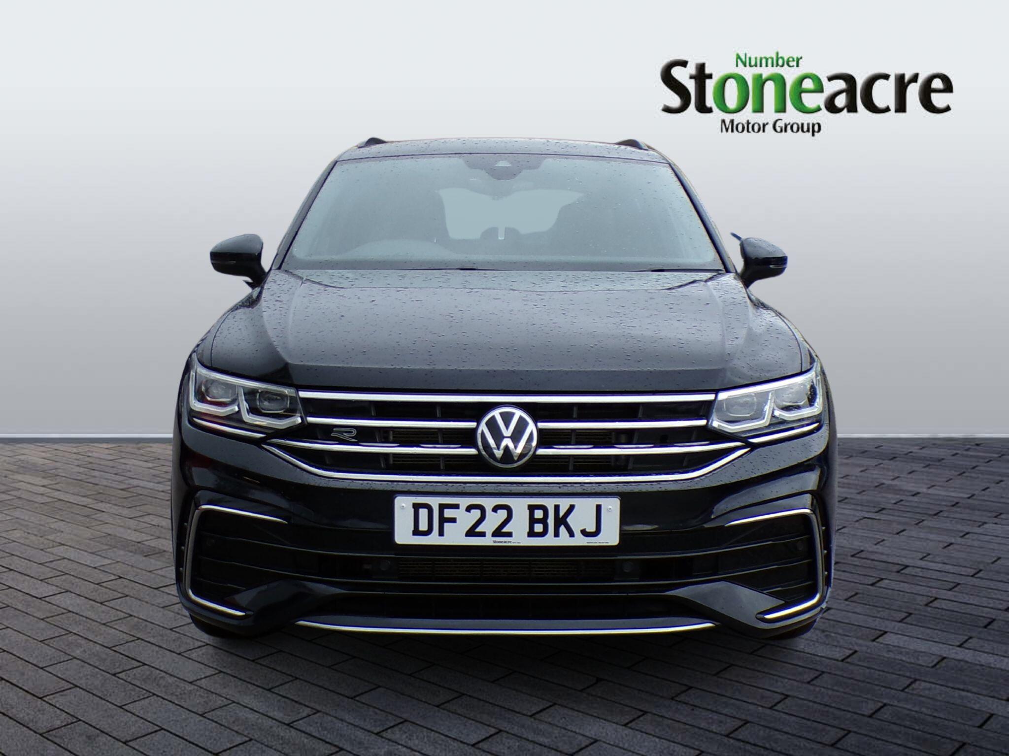 Volkswagen Tiguan 2.0 TSI R-Line DSG 4Motion Euro 6 (s/s) 5dr DF22BKJ Image 2