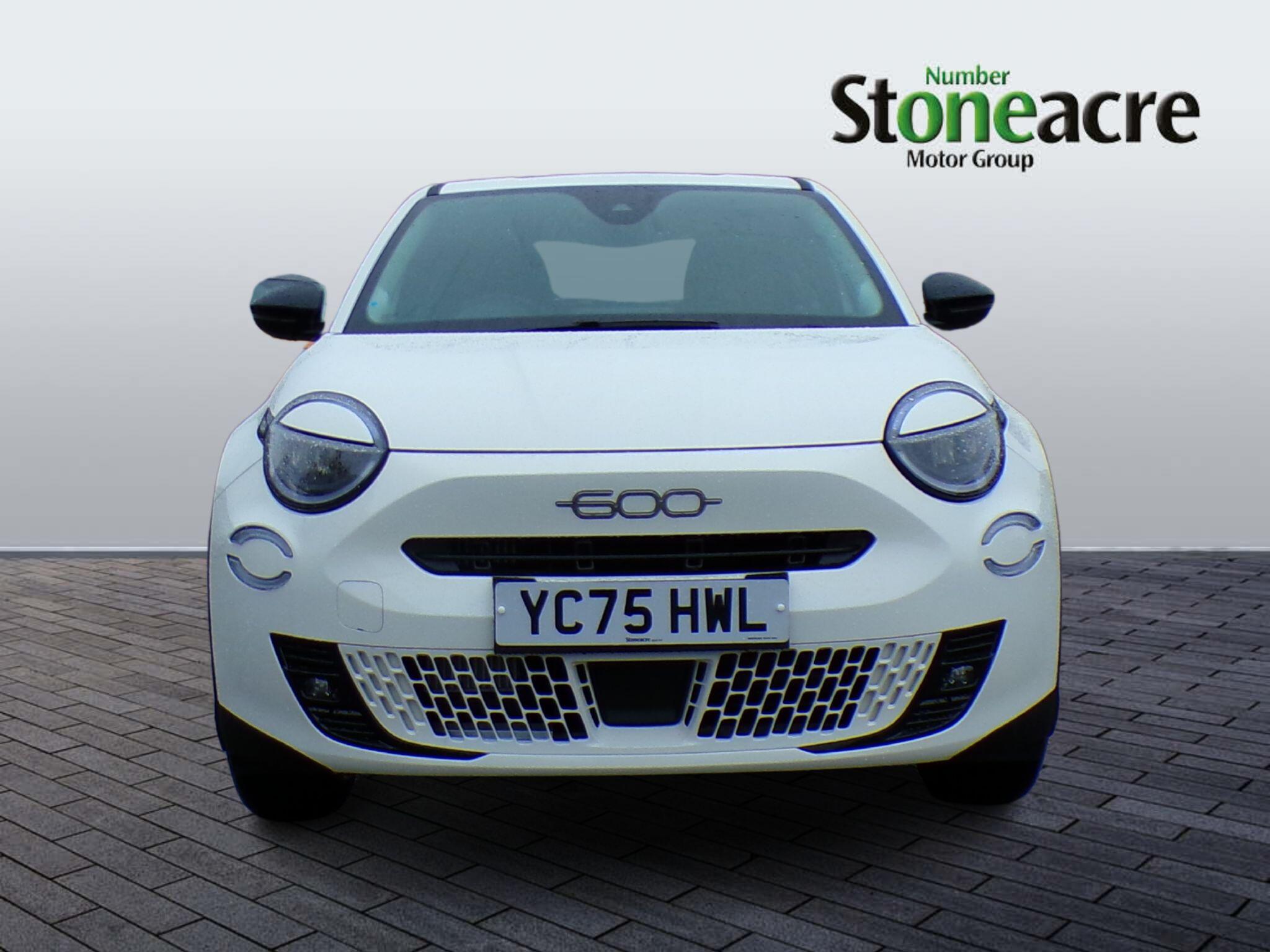 Fiat 600 1.2 MHEV e-DCT Euro 6 (s/s) 5dr YC75HWL Image 2
