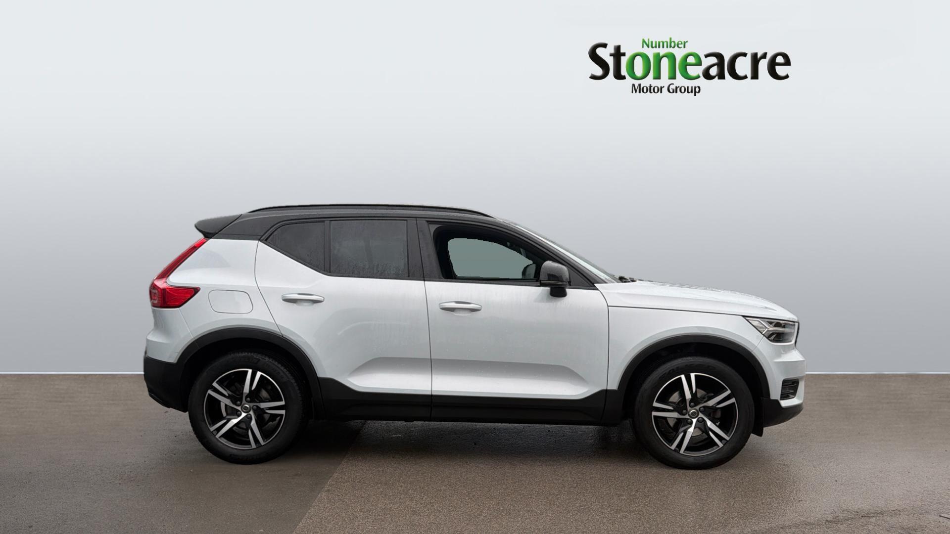 Volvo XC40 R-Design T3 (163 hp) Auto YC22LPJ Image 3
