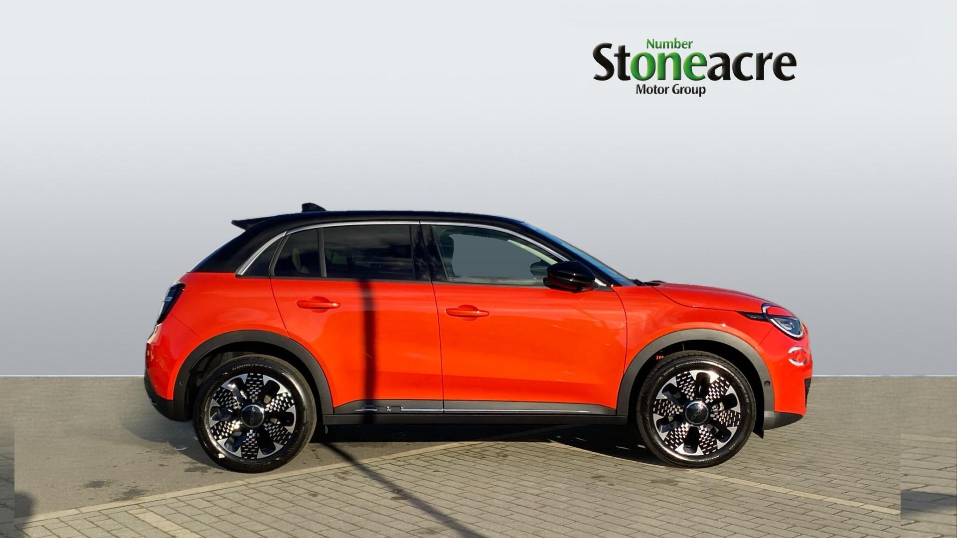 Fiat 600 1.2 MHEV La Prima e-DCT Euro 6 (s/s) 5dr FY75YNU Image 3