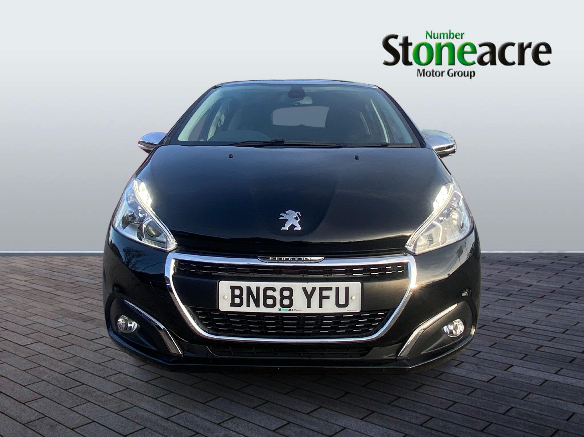 Peugeot 208 1.2 PureTech Allure Premium Hatchback 5dr Petrol Manual Euro 6 (s/s) (82 ps) BN68YFU Image 2