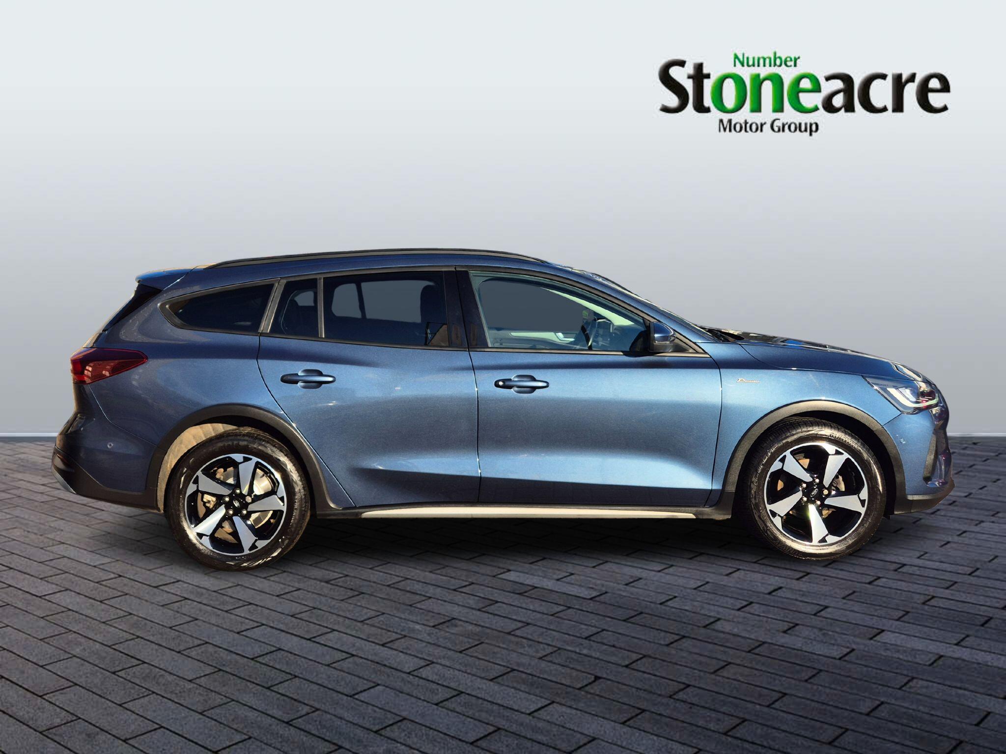 Ford Focus 1.0T EcoBoost Active Style Euro 6 (s/s) 5dr YF22LCC Image 2