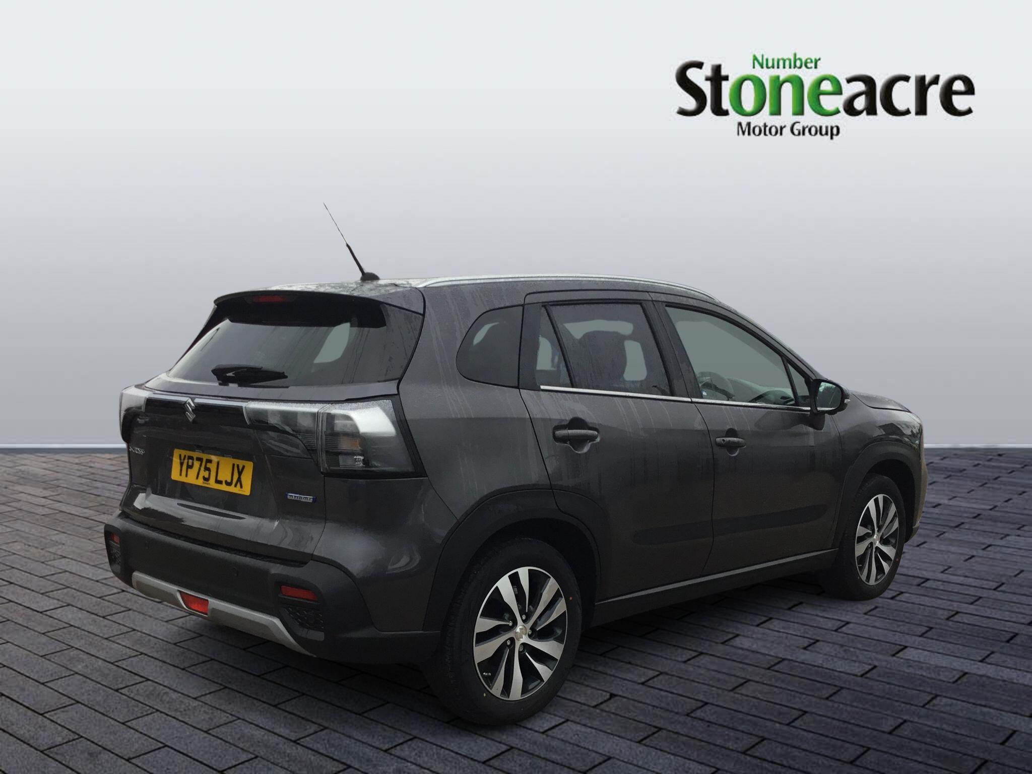 Suzuki S-Cross Image 3