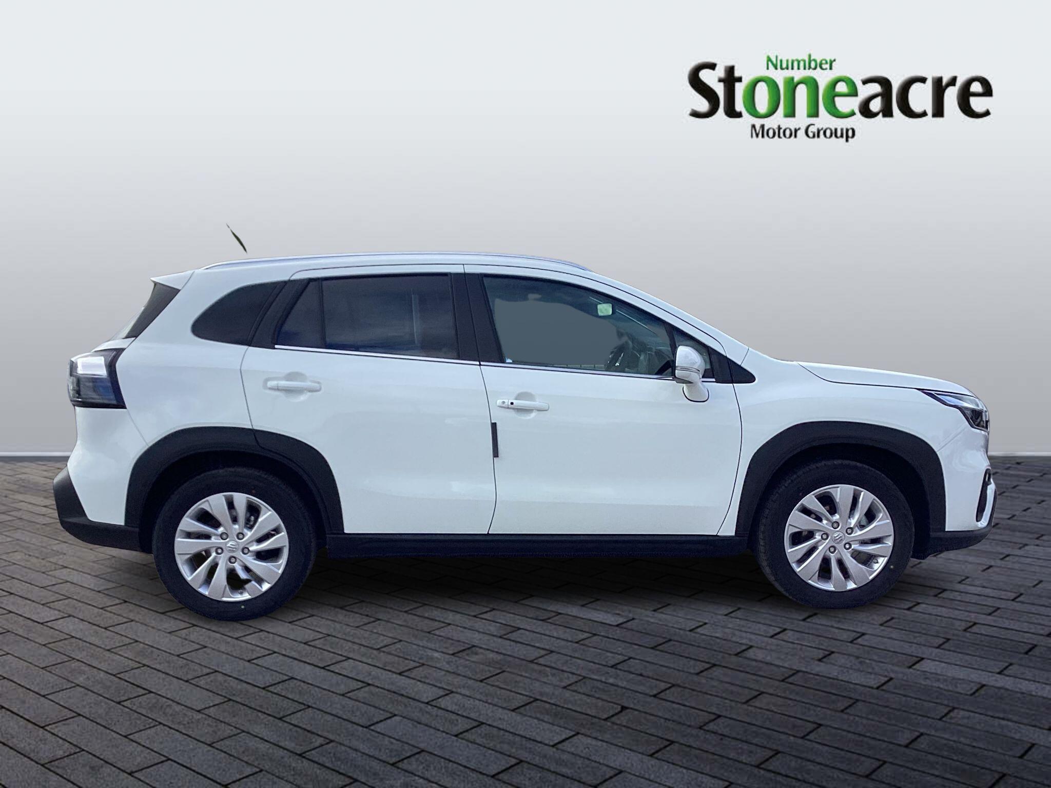 Suzuki S-Cross Image 2