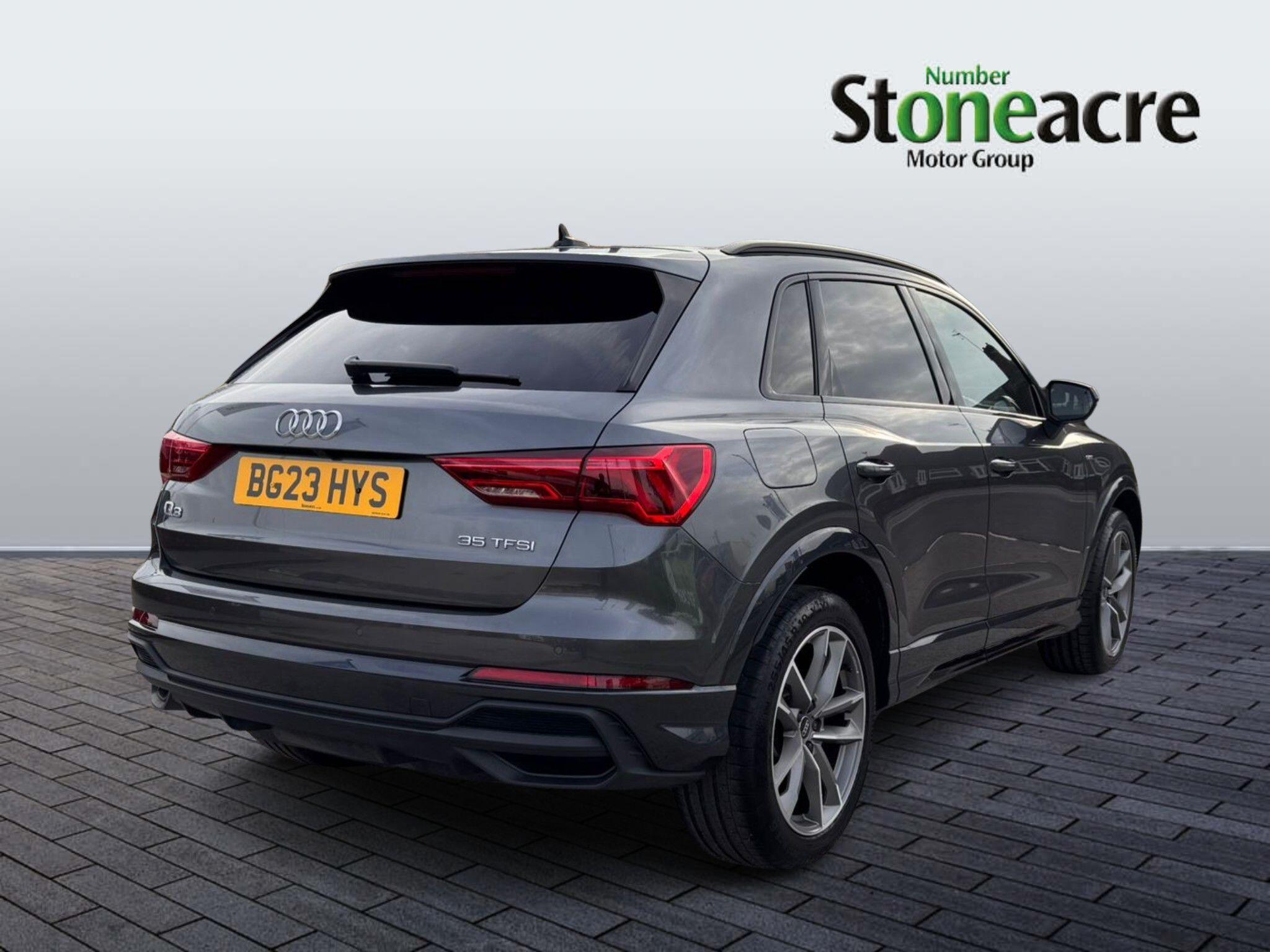 Audi Q3 1.5 TFSI CoD 35 Black Edition S Tronic Euro 6 (s/s) 5dr BG23HYS Image 2