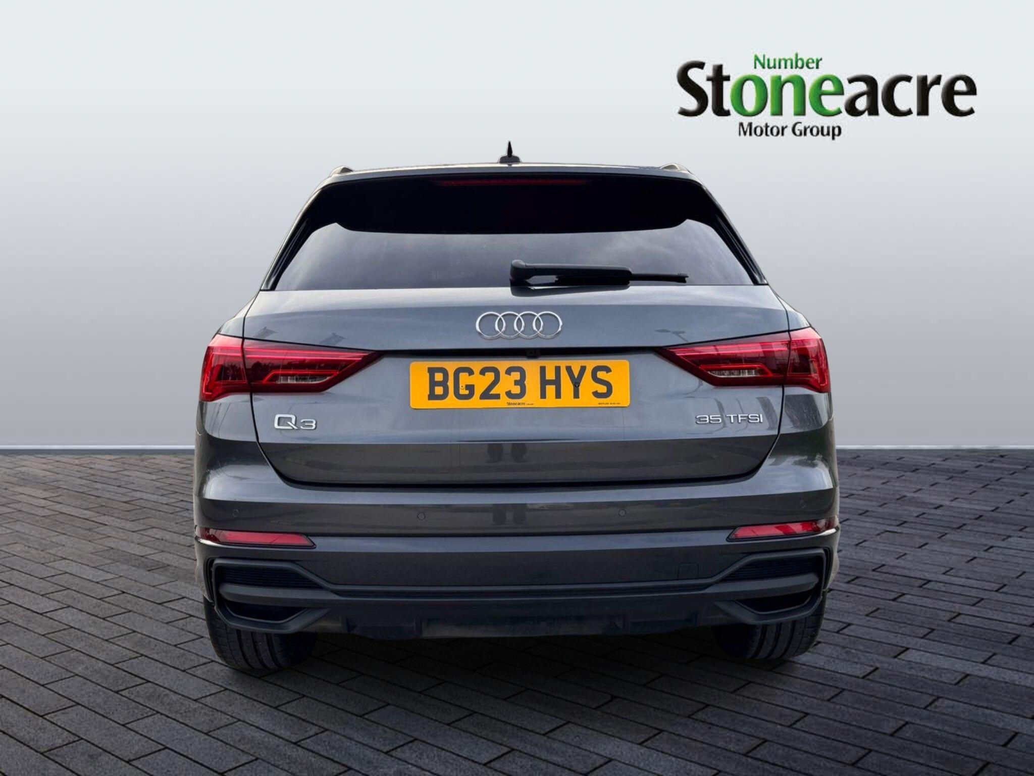 Audi Q3 1.5 TFSI CoD 35 Black Edition S Tronic Euro 6 (s/s) 5dr BG23HYS Image 3