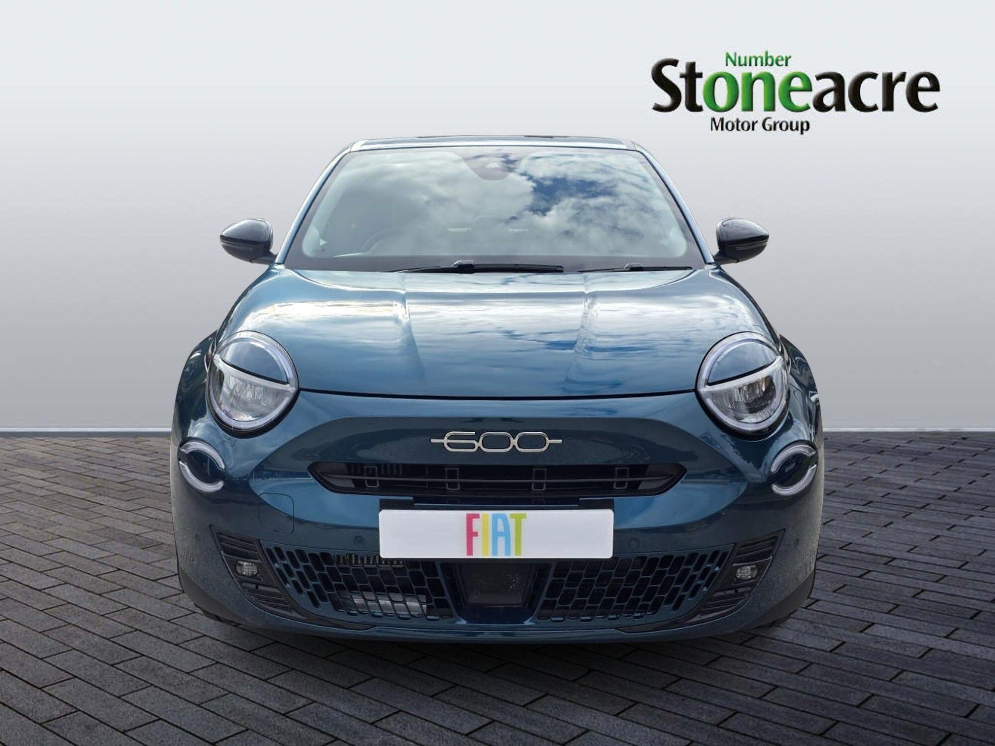 Fiat 600 1.2 MHEV La Prima e-DCT Euro 6 (s/s) 5dr YN75DFZ Image 2