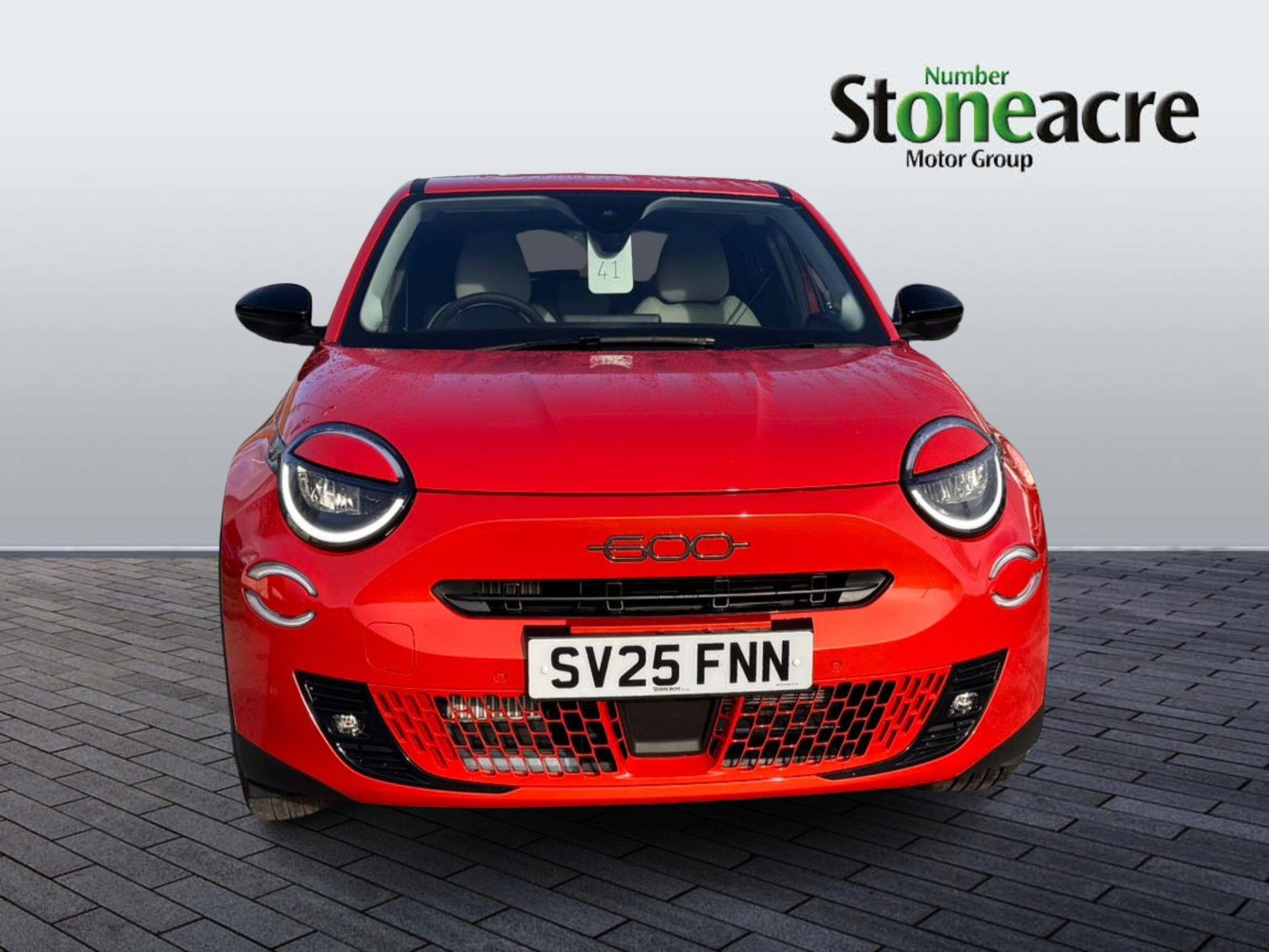 Fiat 600 1.2 MHEV La Prima e-DCT Euro 6 (s/s) 5dr SV25FNN Image 2