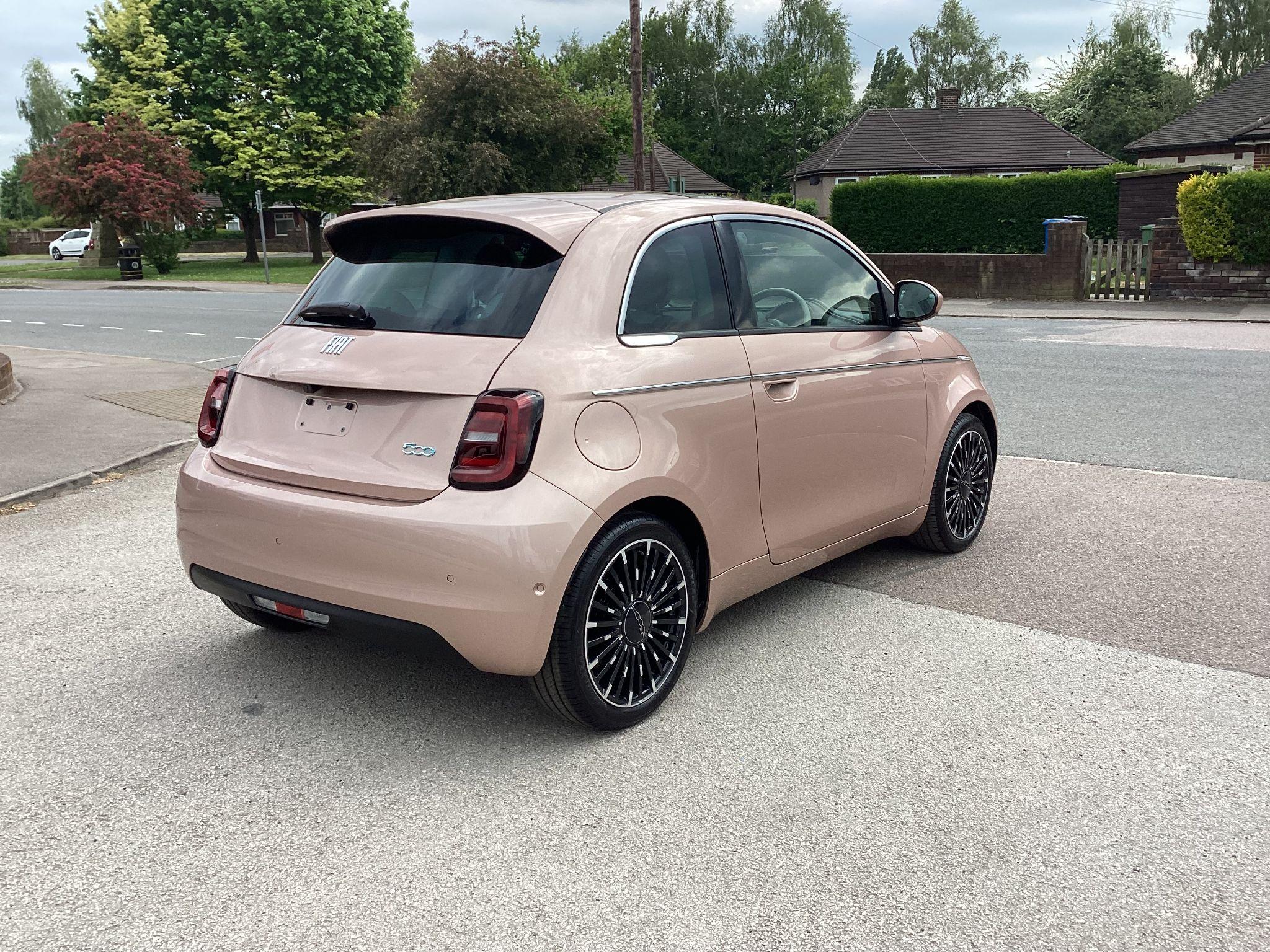 Fiat 500e 42kWh Auto 3dr null Image 3