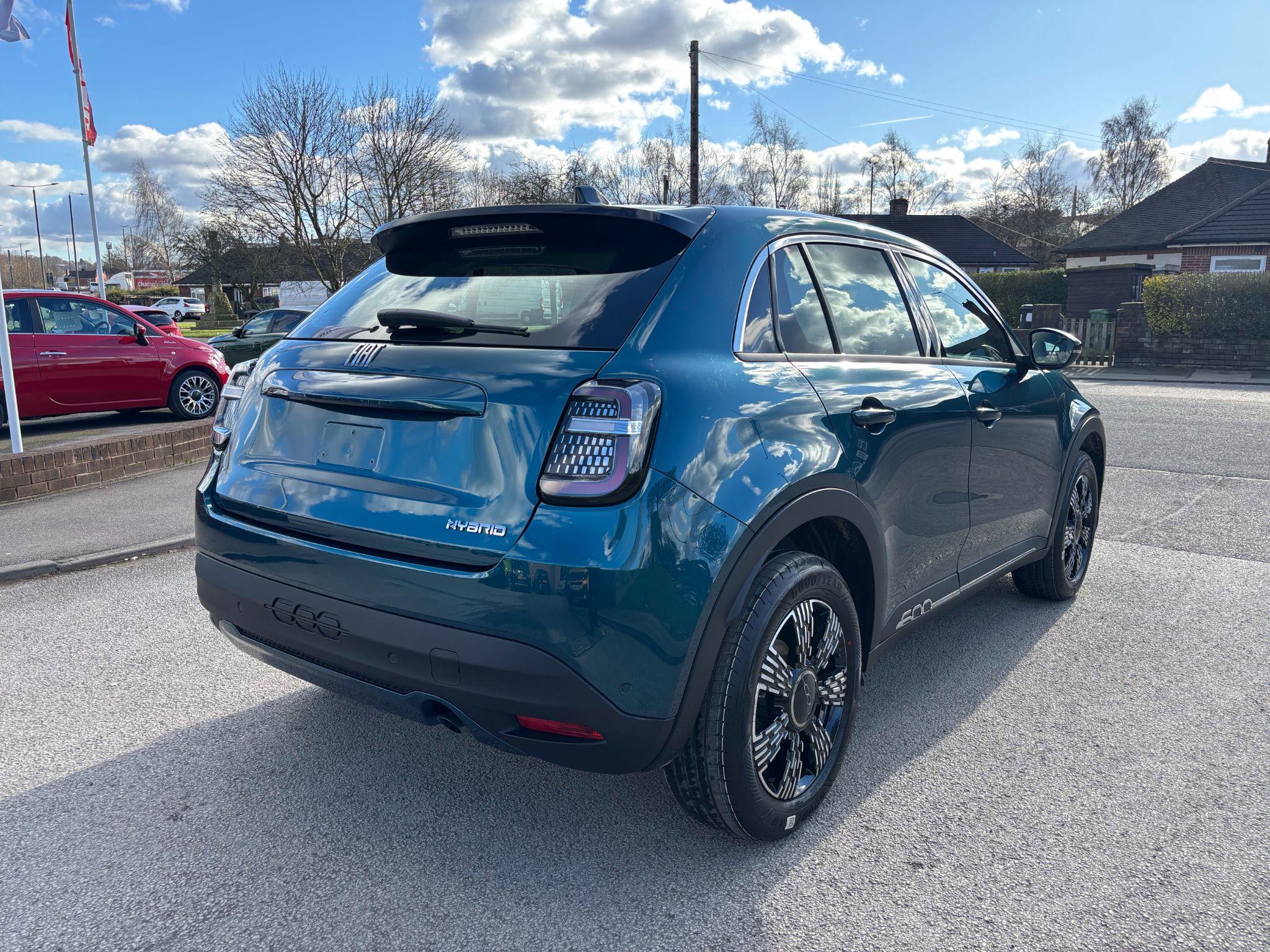 Fiat 600 1.2 MHEV La Prima e-DCT Euro 6 (s/s) 5dr null Image 3